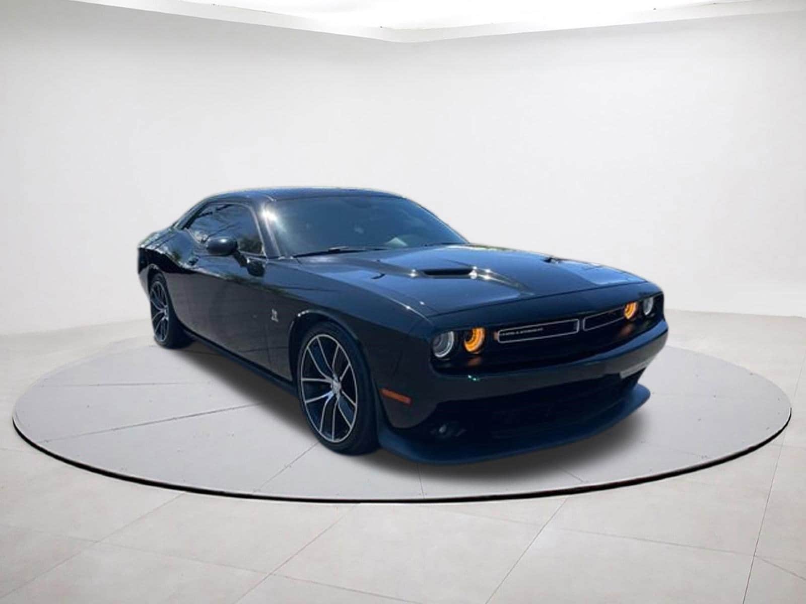 2016 Dodge Challenger Scat Pack's photo