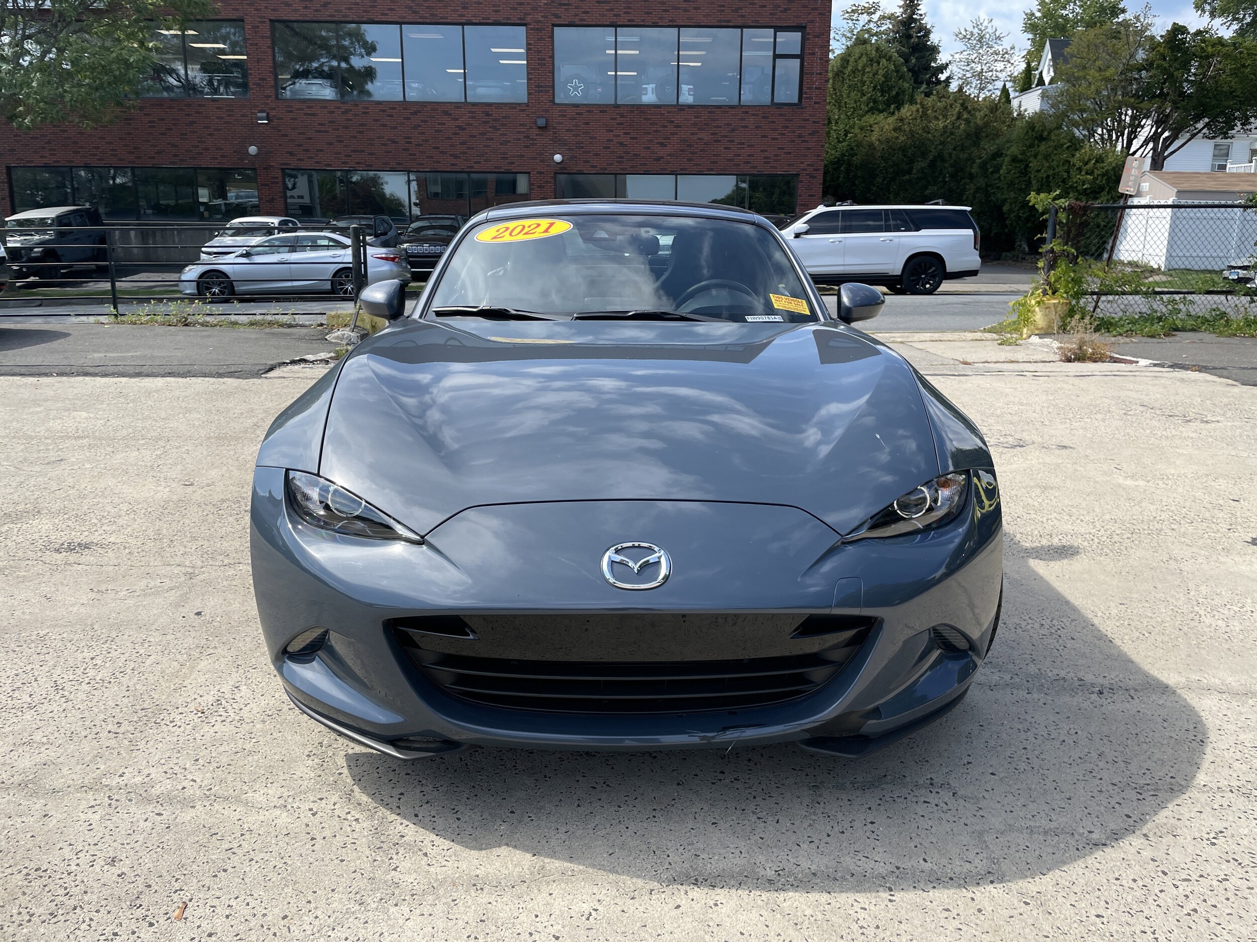 2021 Mazda MX-5 Miata Miata RF Grand Touring photo 2