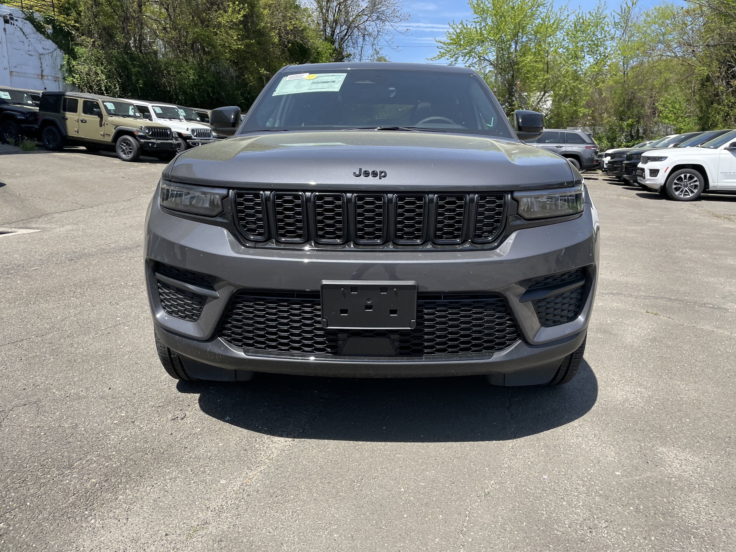 2025 Jeep Grand Cherokee Altitude X photo 2