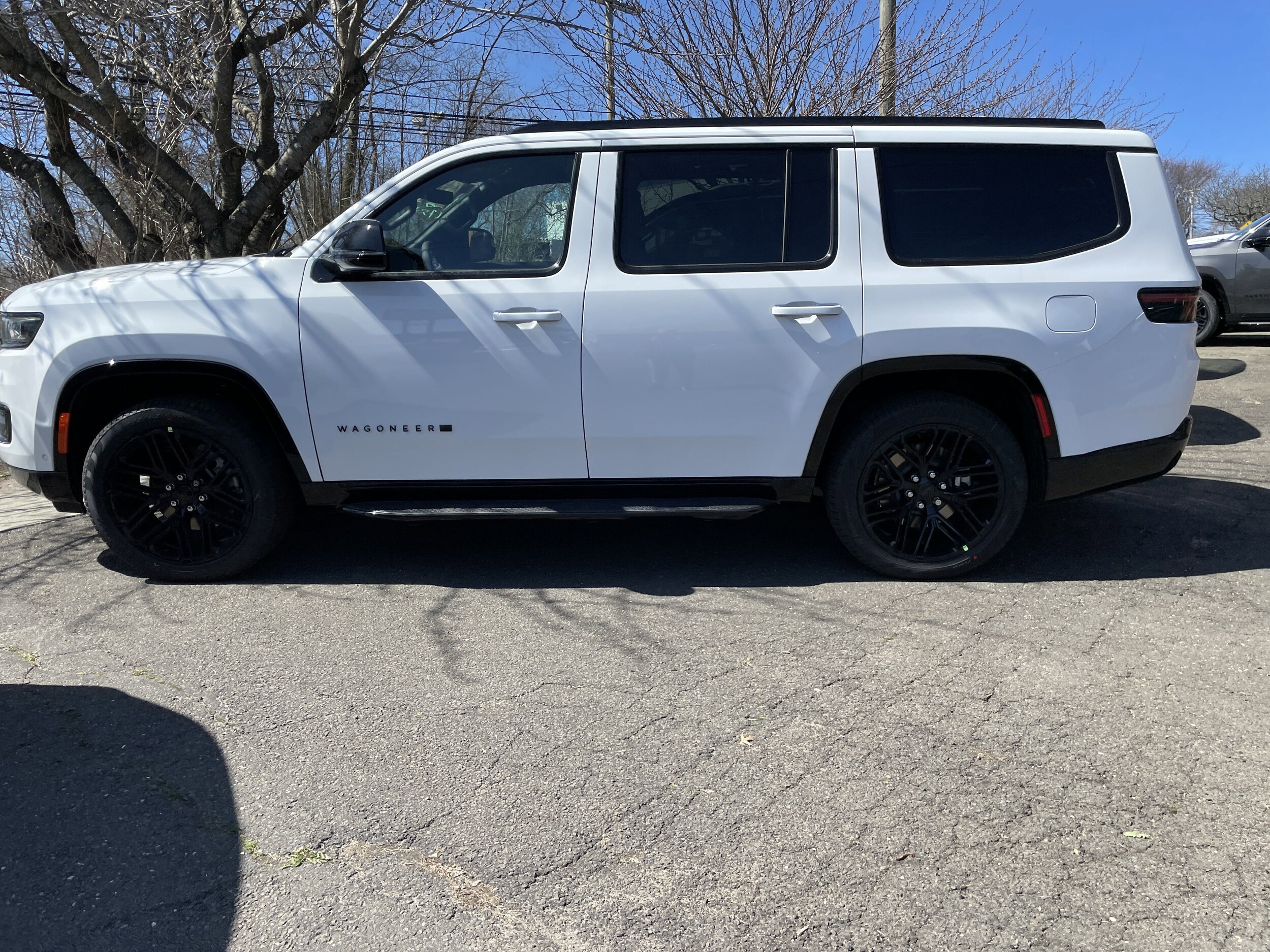 2025 Jeep Wagoneer Series II Carbide photo 4