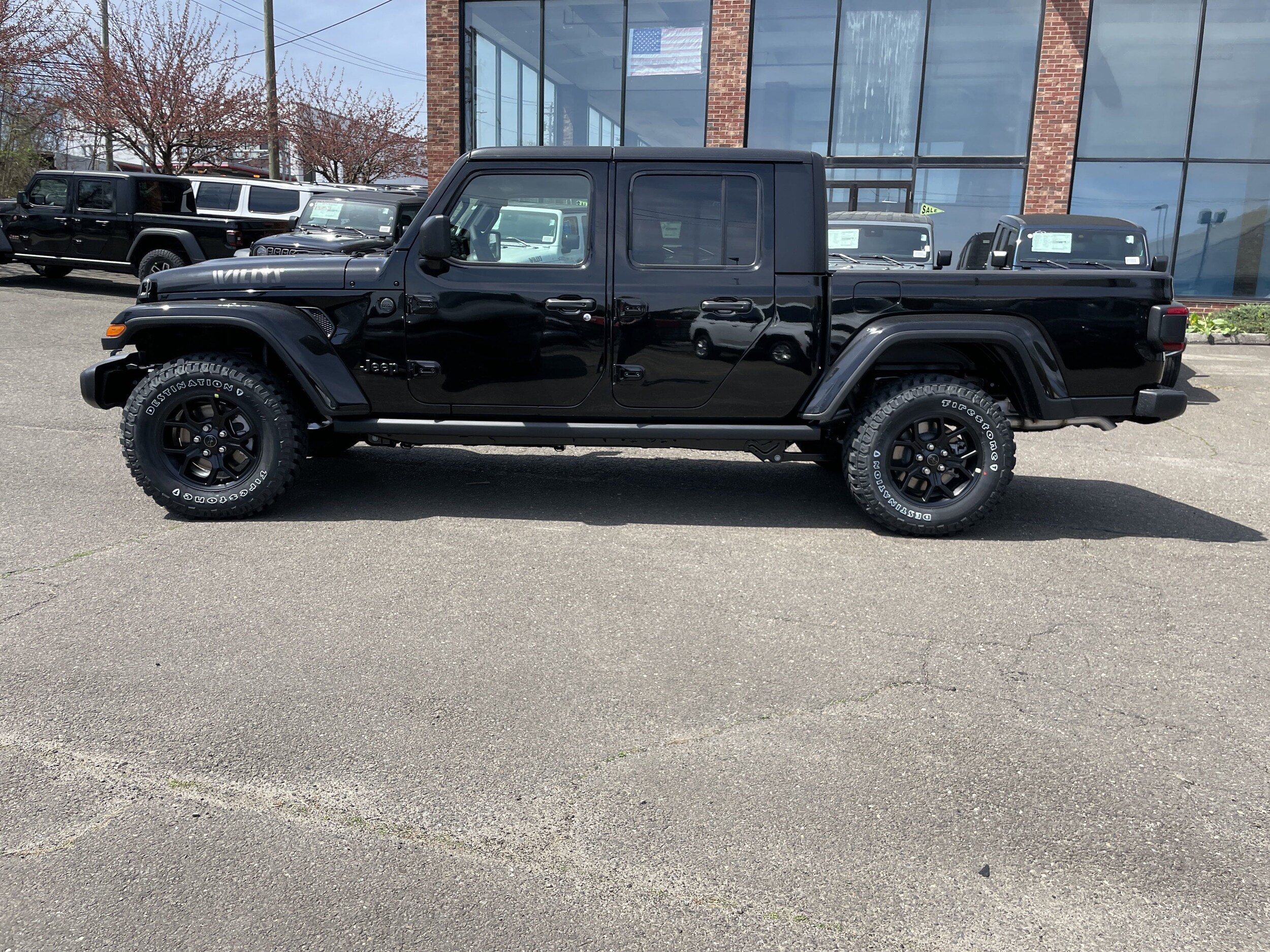 2025 Jeep Gladiator Willys photo 4