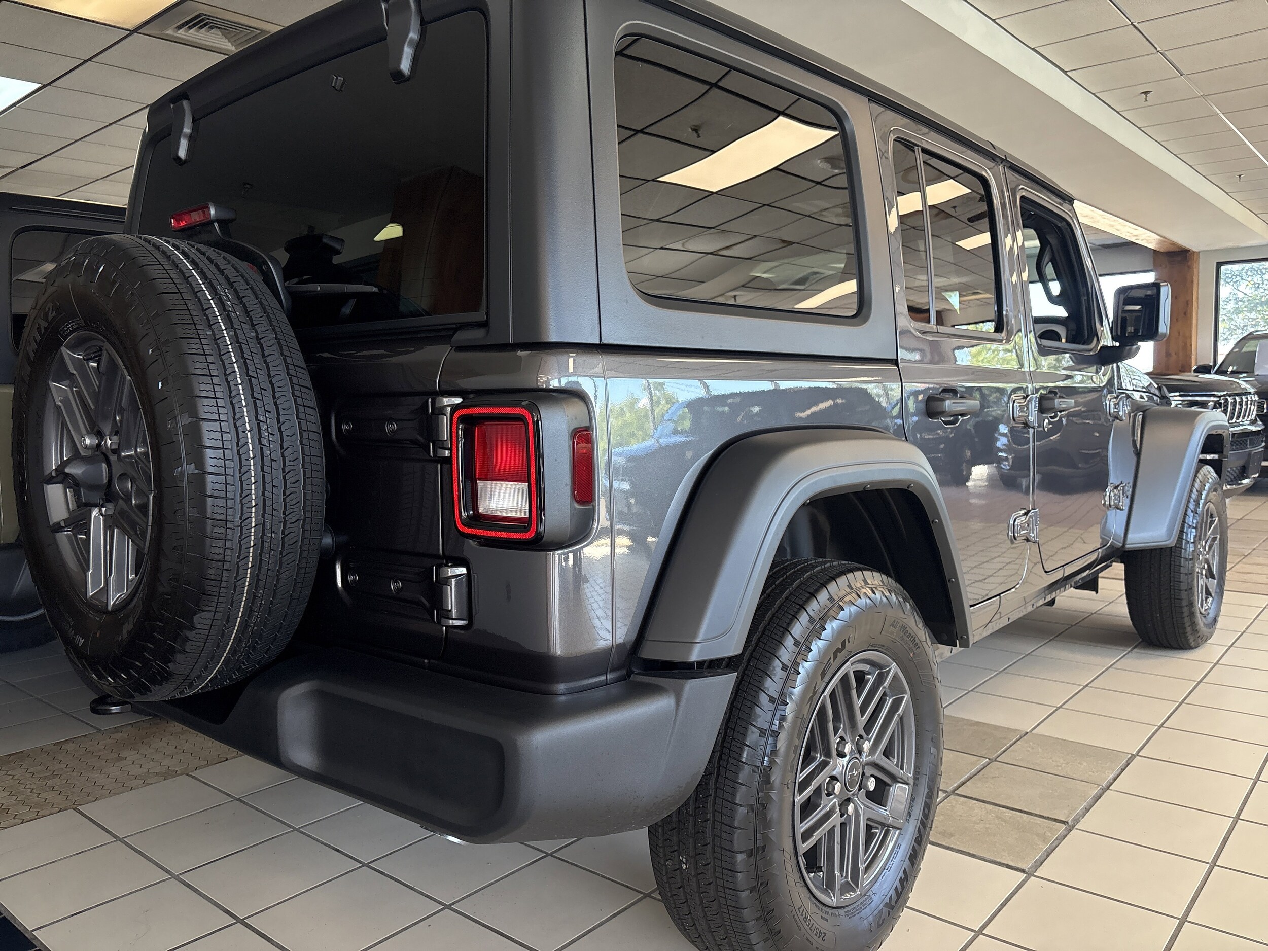 2025 Jeep Wrangler Sport S photo 4
