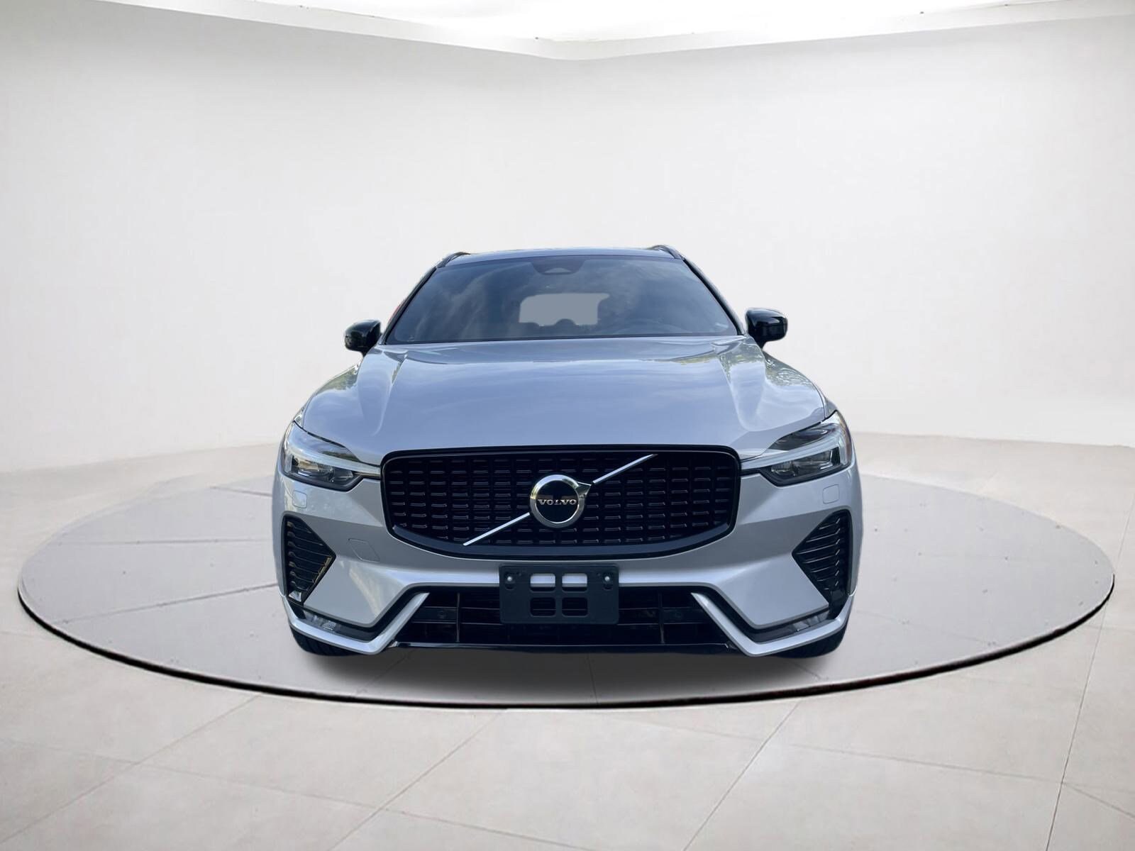 2022 Volvo XC60 B5 R-Design photo 2