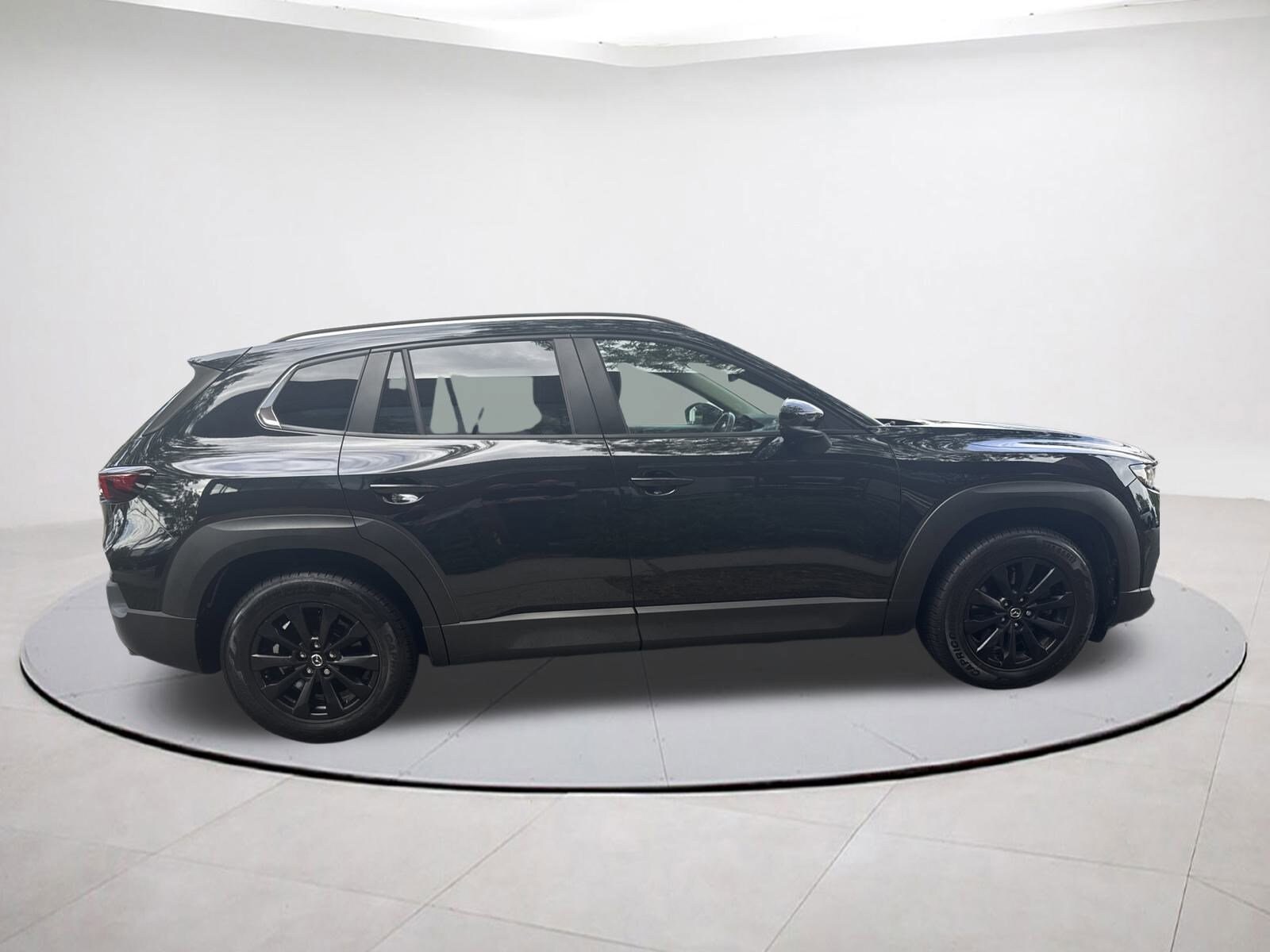 2023 Mazda CX-50 2.5 Preferred Plus photo 2