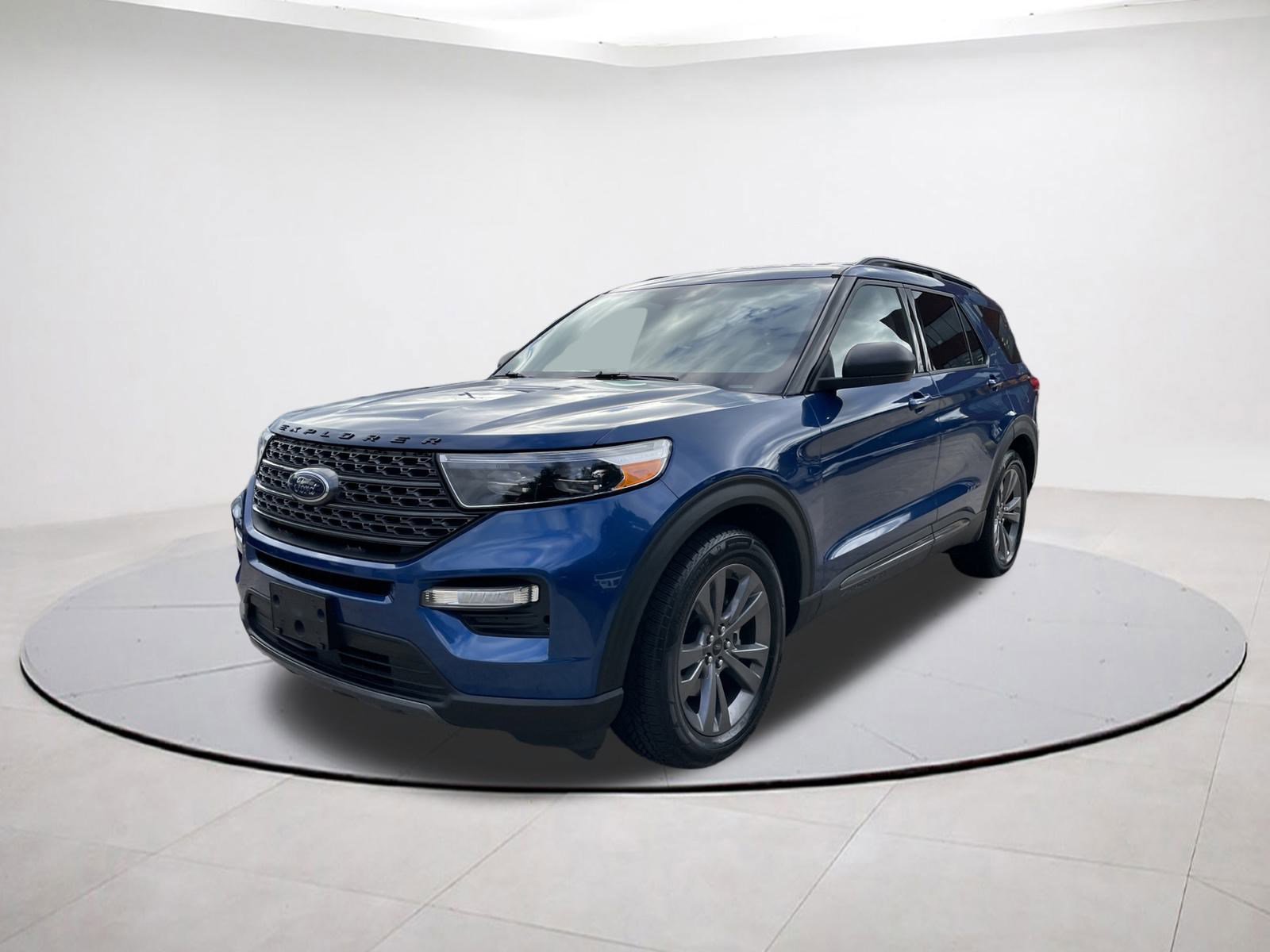 2021 Ford Explorer XLT photo 3