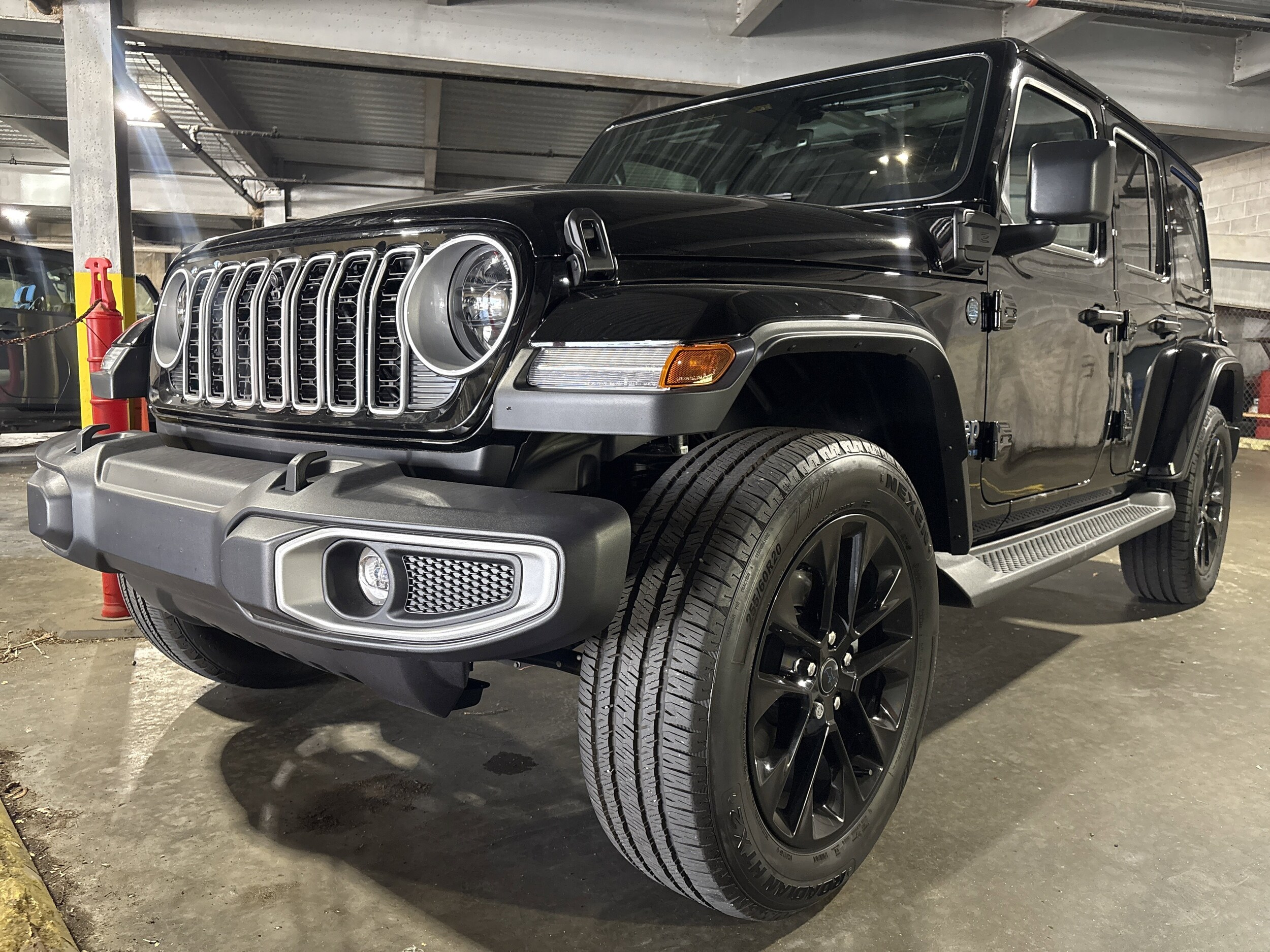 2025 Jeep Wrangler 4xe Sahara photo 2