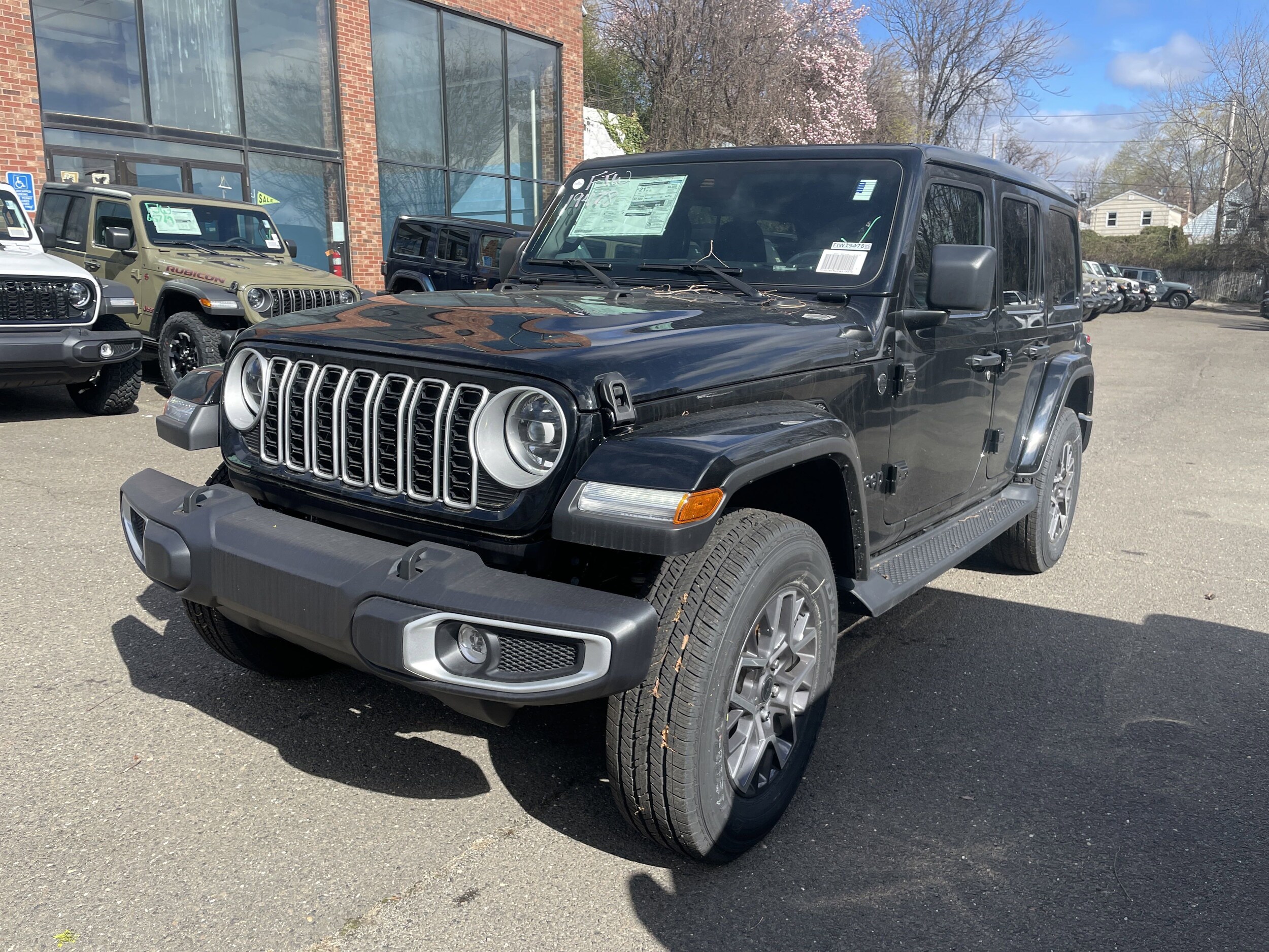 2025 Jeep Wrangler Sahara photo 3