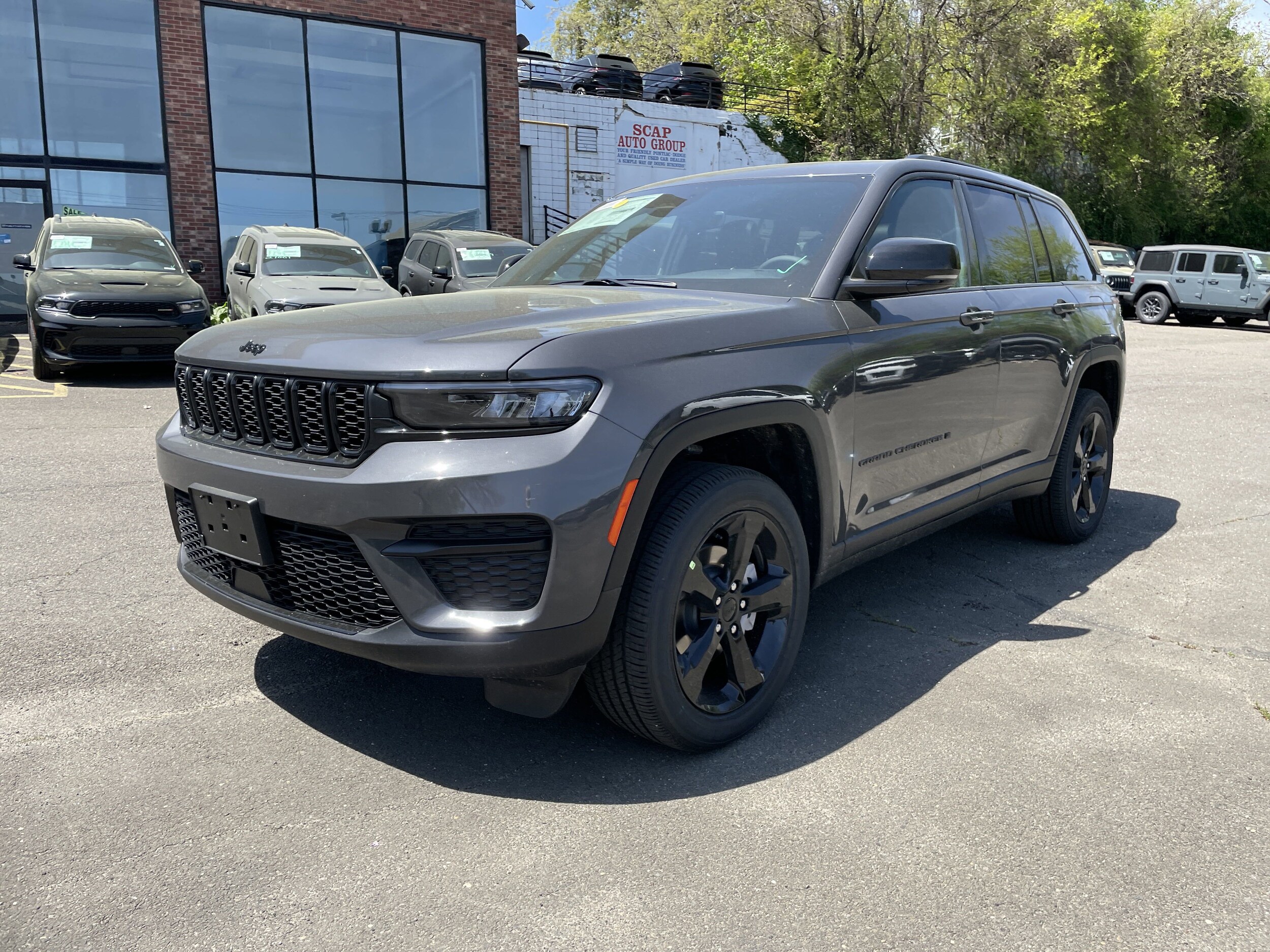 2025 Jeep Grand Cherokee Altitude X photo 3