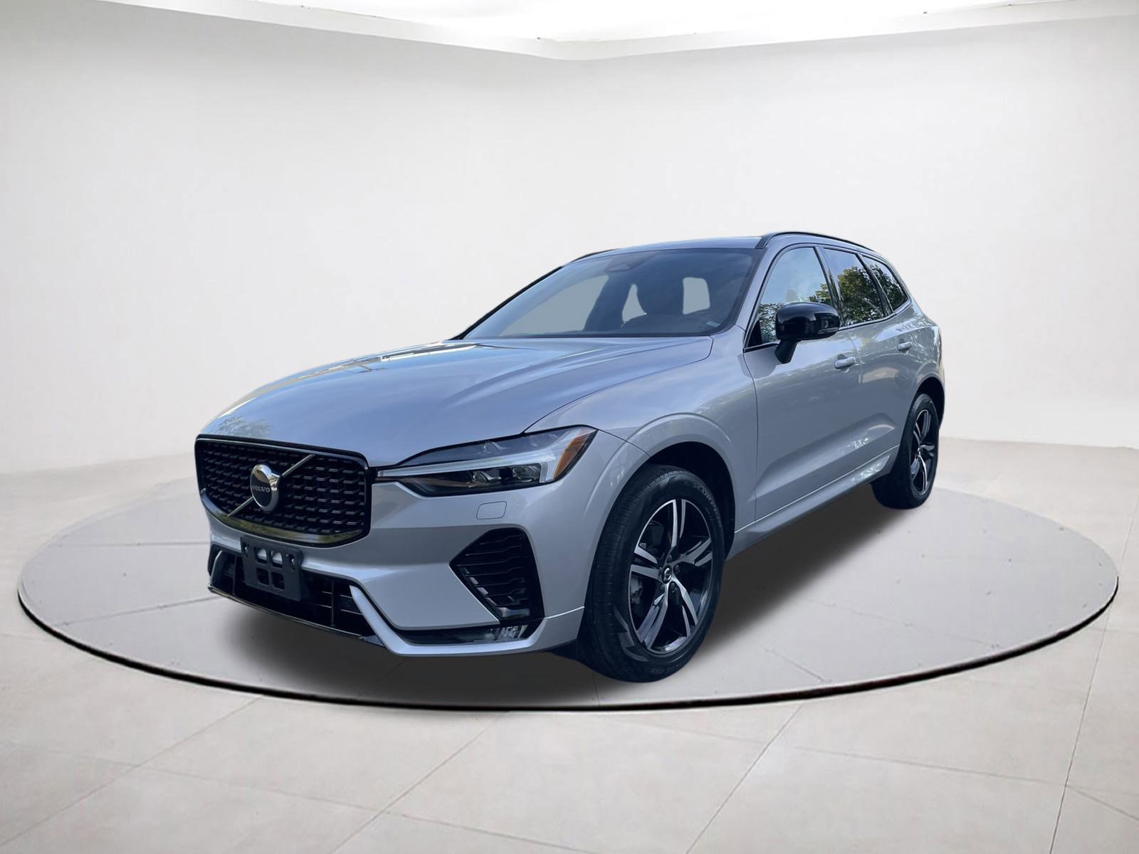 2022 Volvo XC60 B5 R-Design photo 3