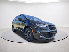 2026 Chrysler Pacifica Limited Passenger Van