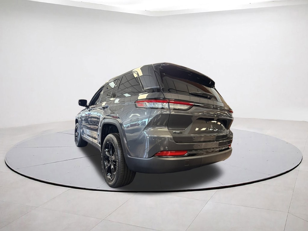 New 2025 Jeep Grand Cherokee LARE Sport Utility