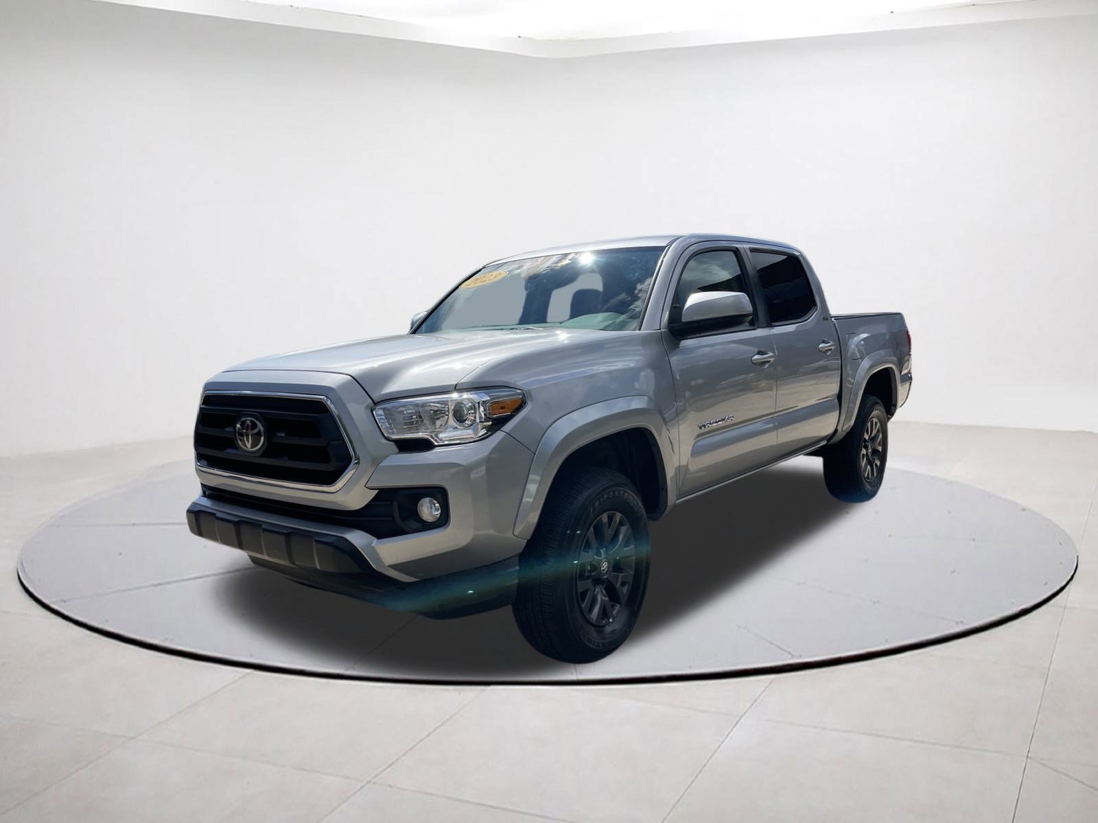 2023 Toyota Tacoma SR5 V6 4x4 photo 3