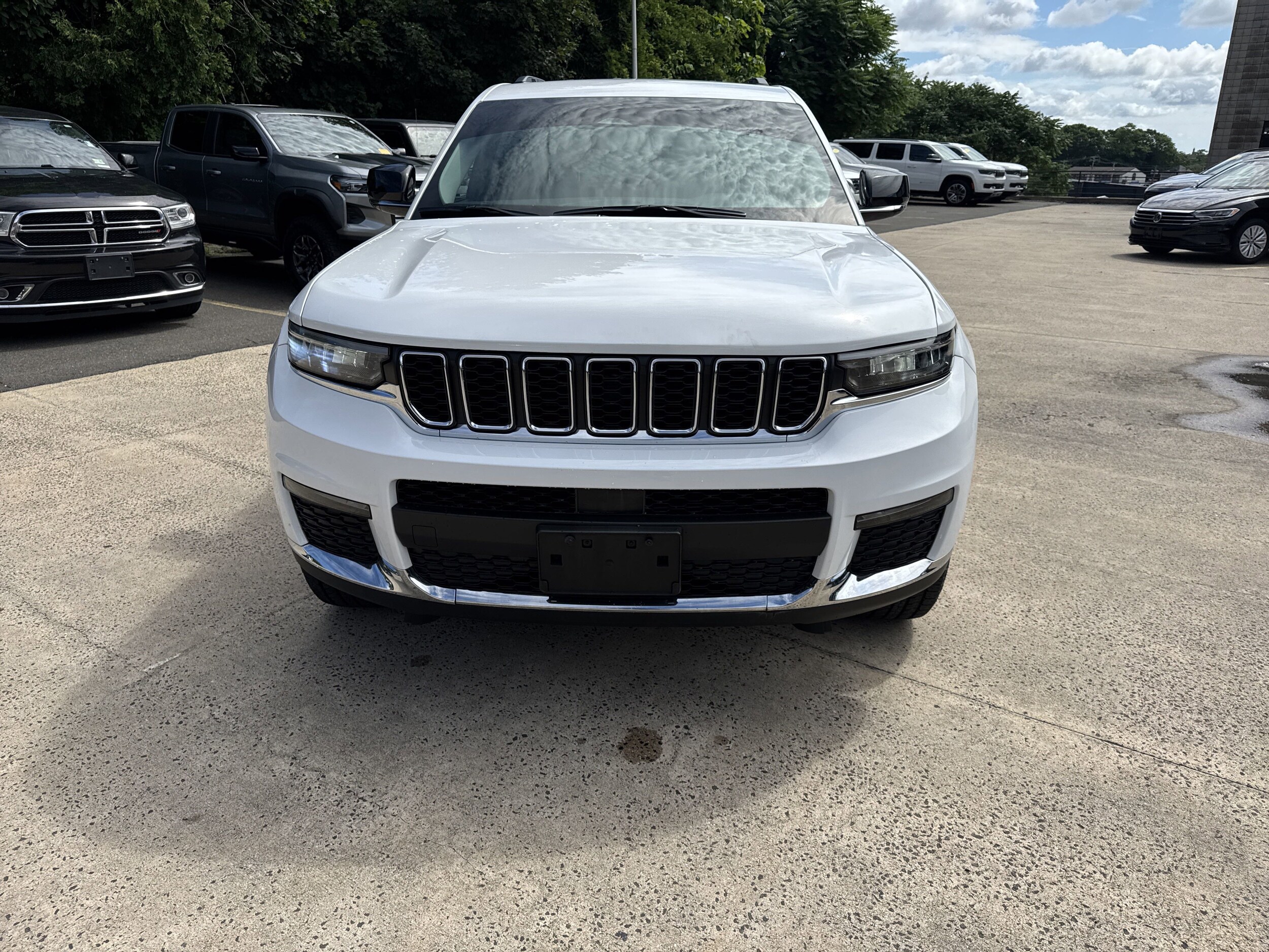 2021 Jeep Grand Cherokee Limited photo 2