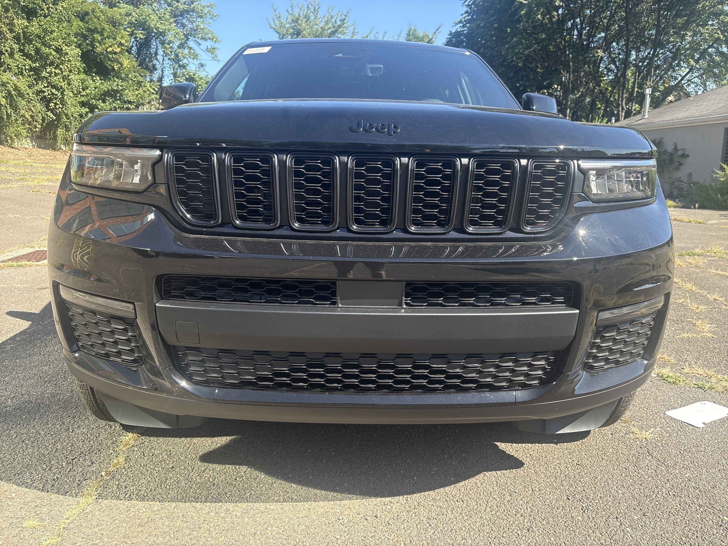 2025 Jeep Grand Cherokee Limited photo 2