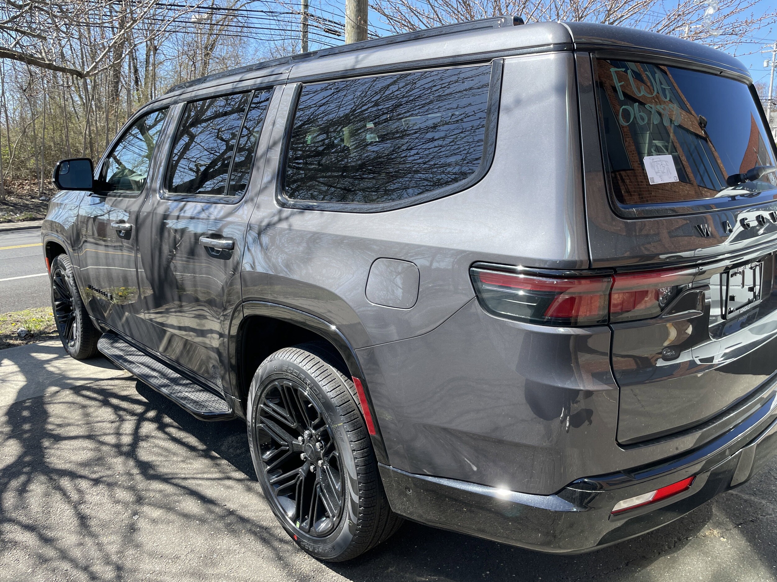 2025 Jeep Wagoneer Series II Carbide photo 4
