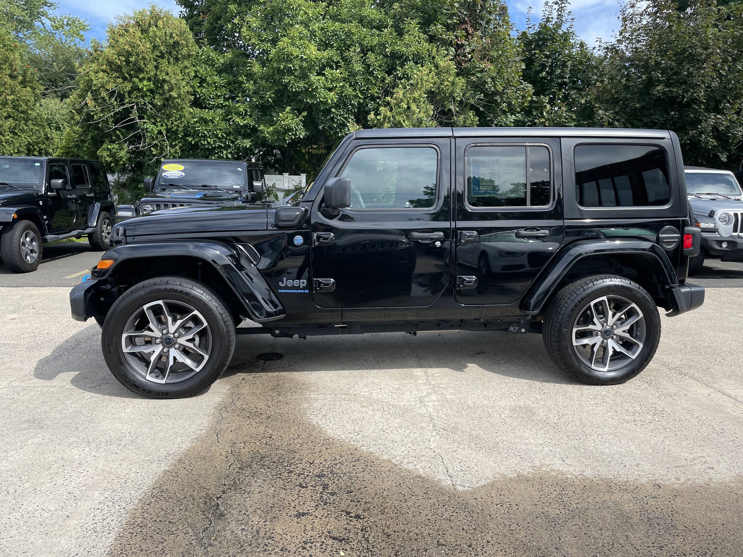 2024 Jeep Wrangler 4xe Sport S photo 3
