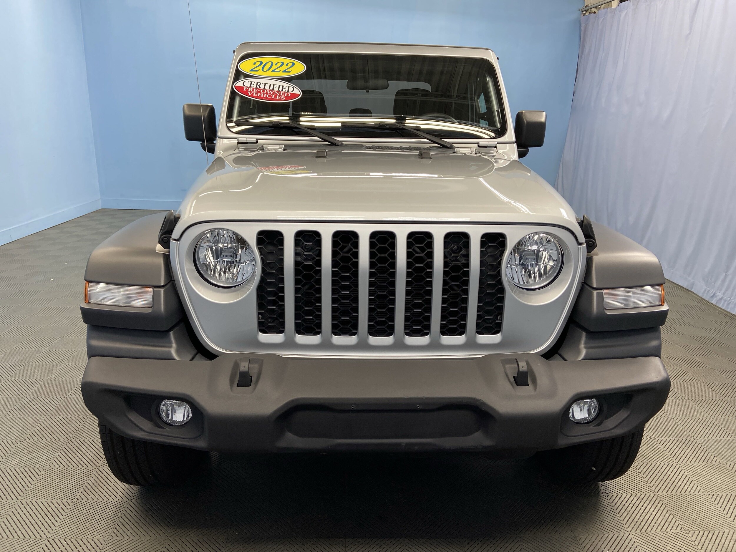 2022 Jeep Gladiator Sport photo 2
