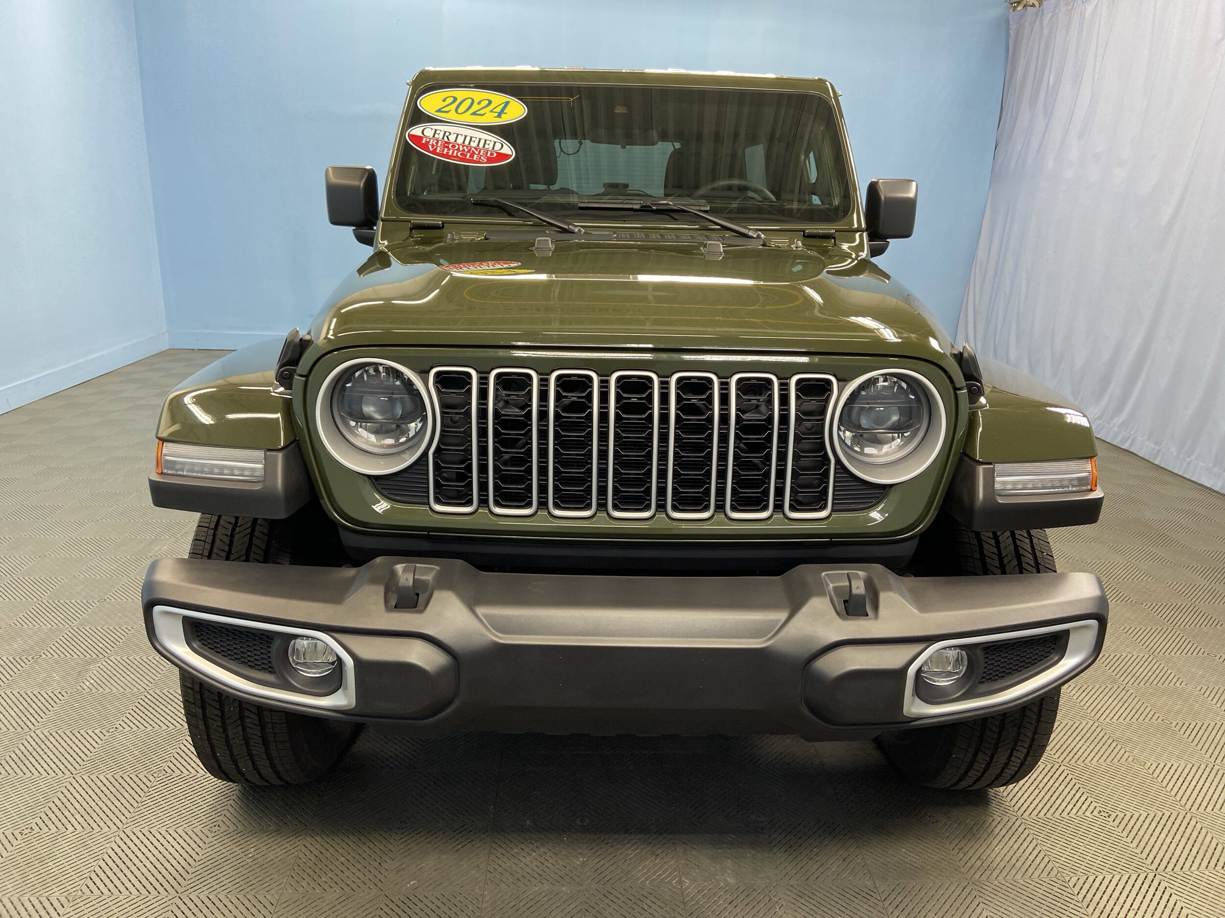2024 Jeep Wrangler Sahara photo 2