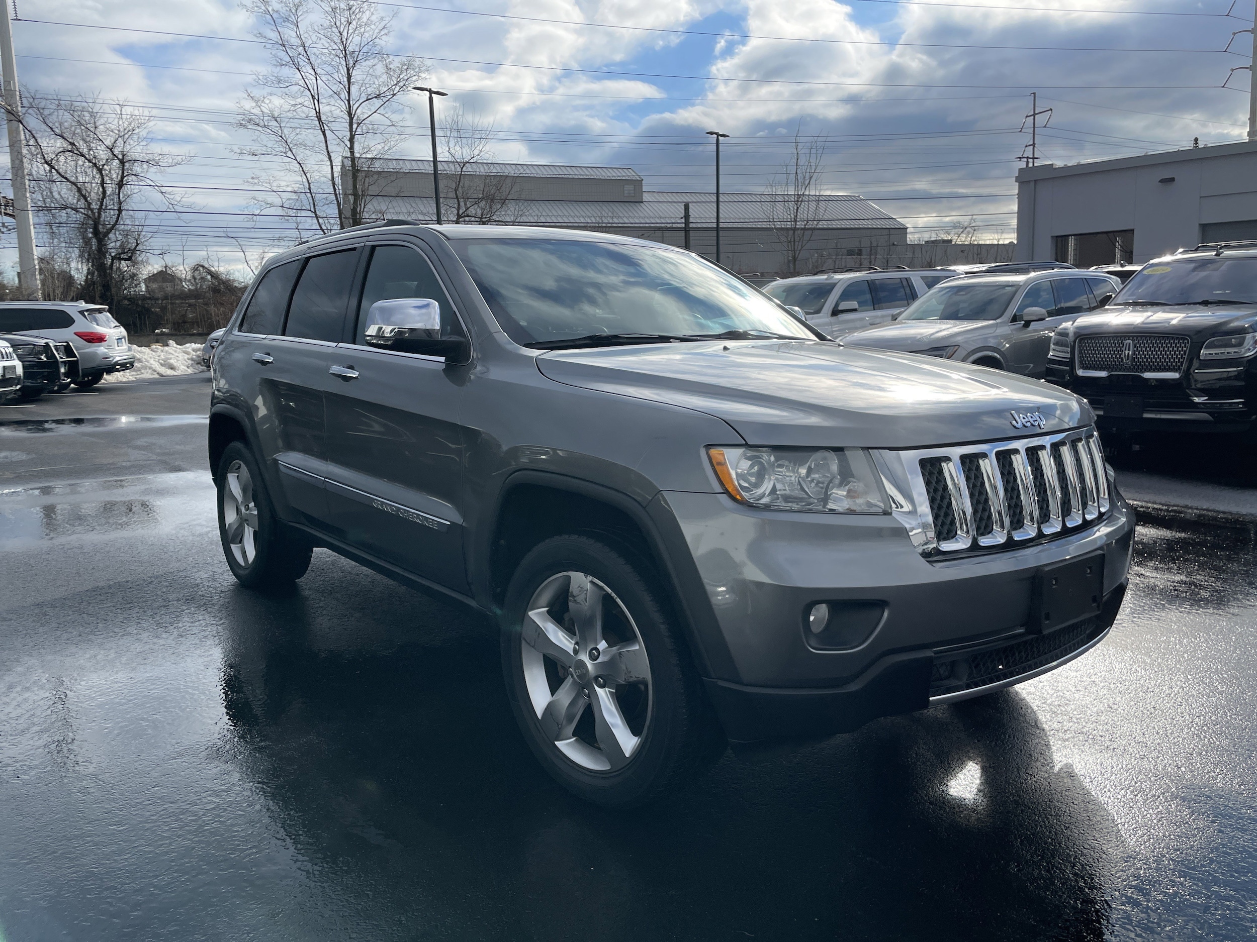 2013 Jeep Grand Cherokee Overland's photo