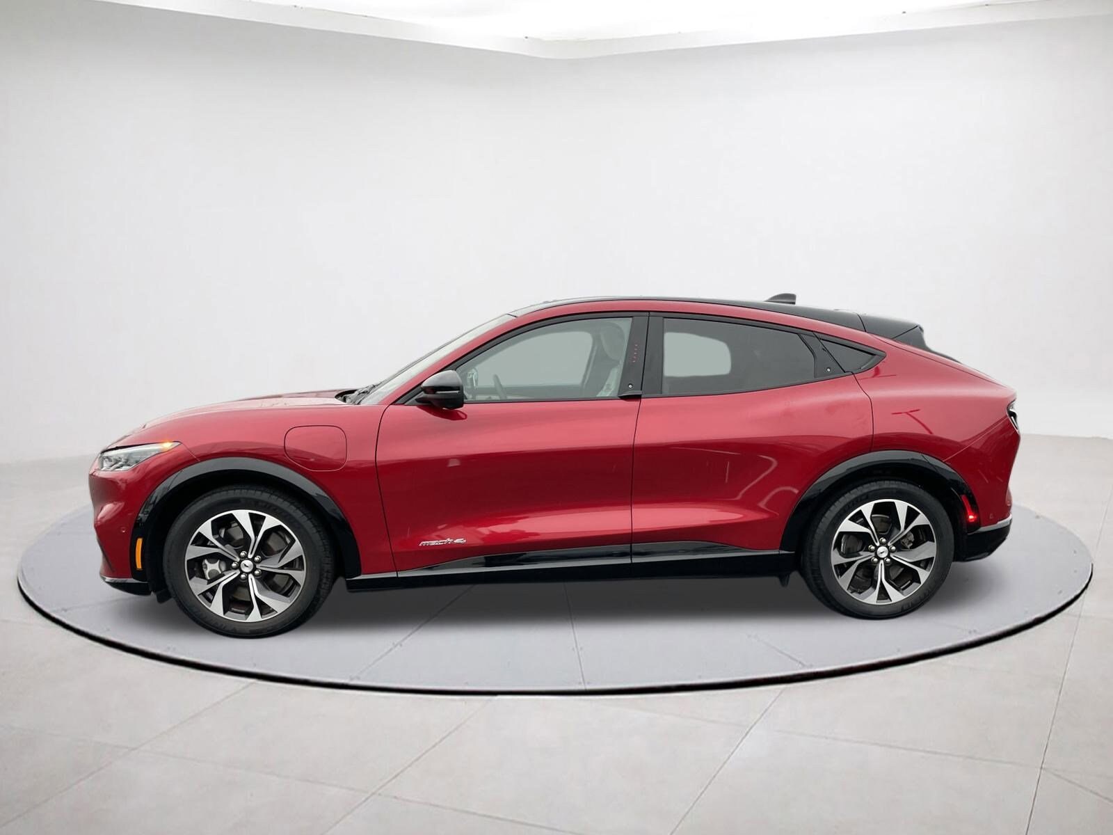 2023 Ford Mustang Mach-E Premium photo 4