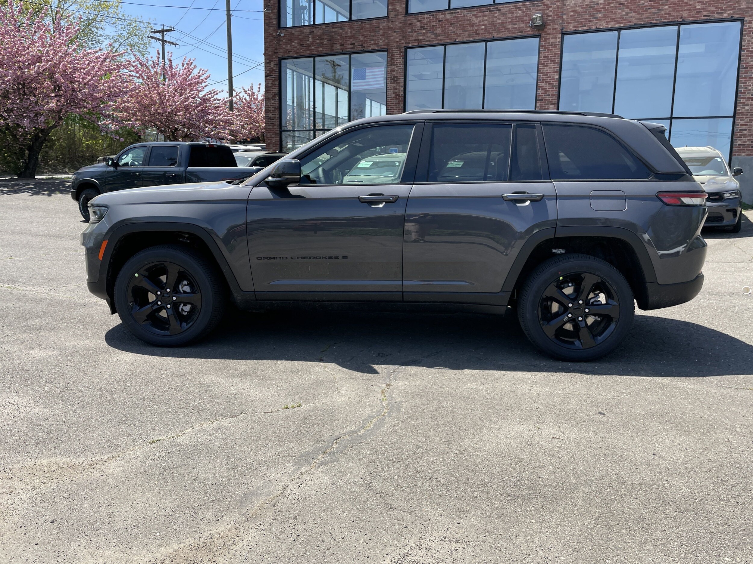 2025 Jeep Grand Cherokee Altitude X photo 4