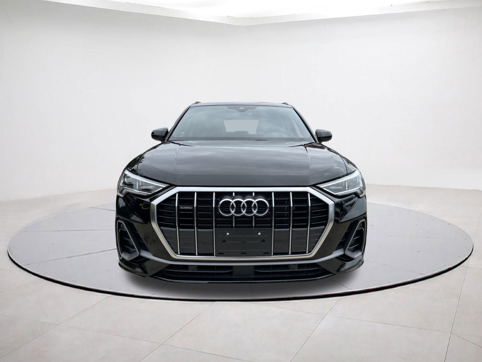 2025 Audi Q3 S line Premium 45 TFSI photo 2