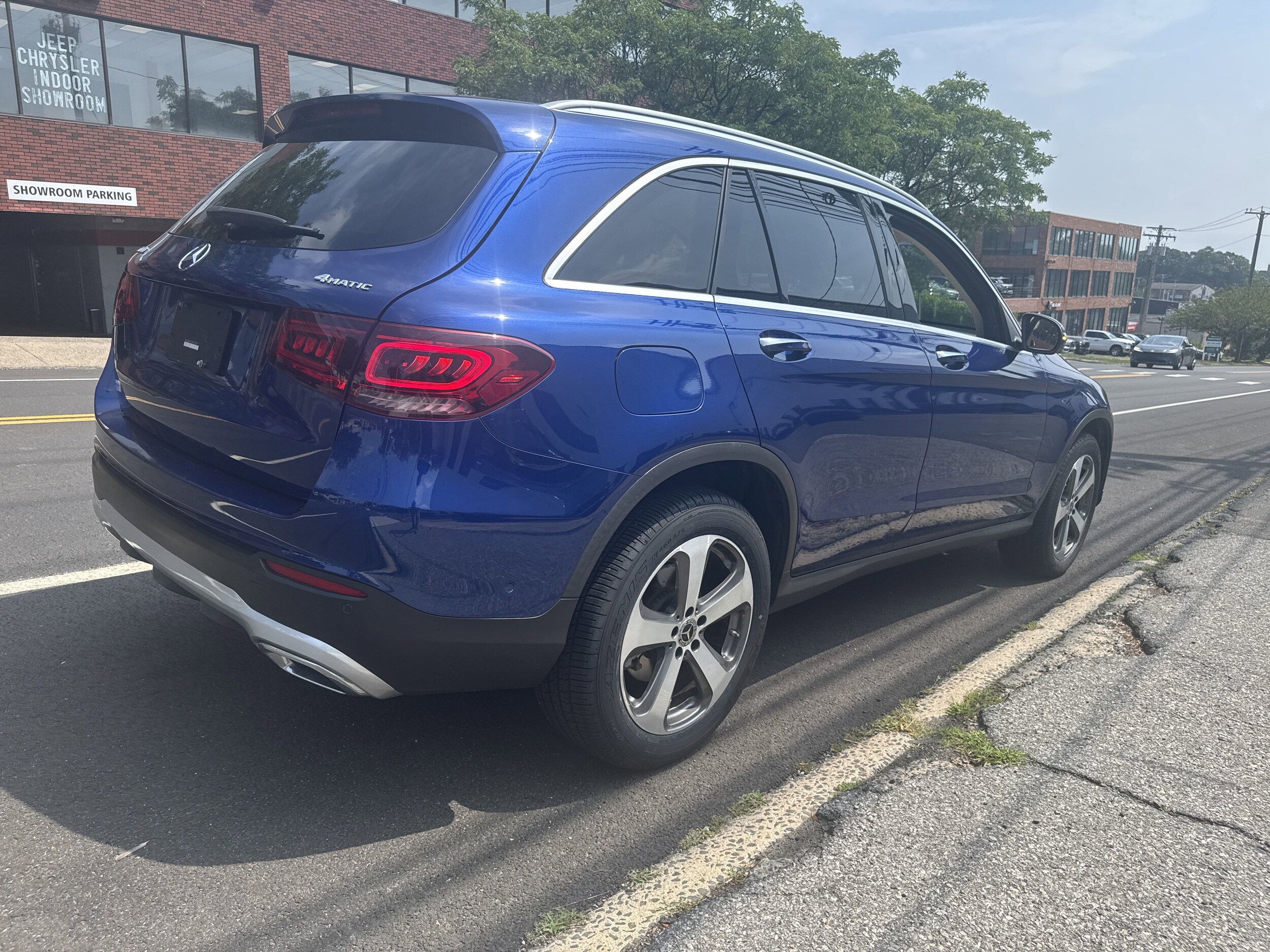 2020 Mercedes Benz GLC 300 4MATIC photo 3