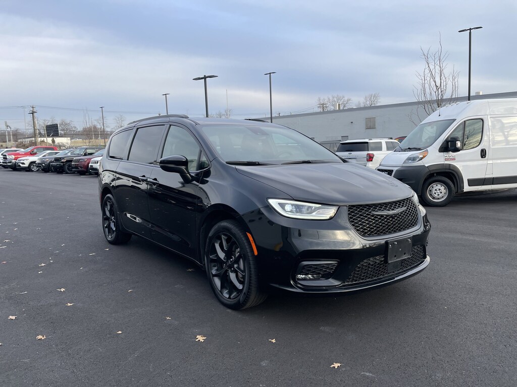 Used 2023 Chrysler Pacifica Touring L Touring L AWD