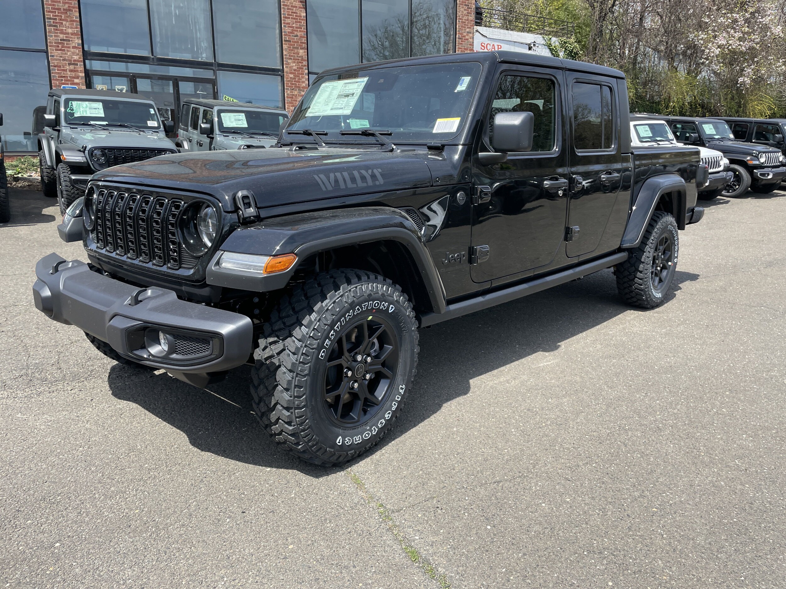 2025 Jeep Gladiator Willys photo 3