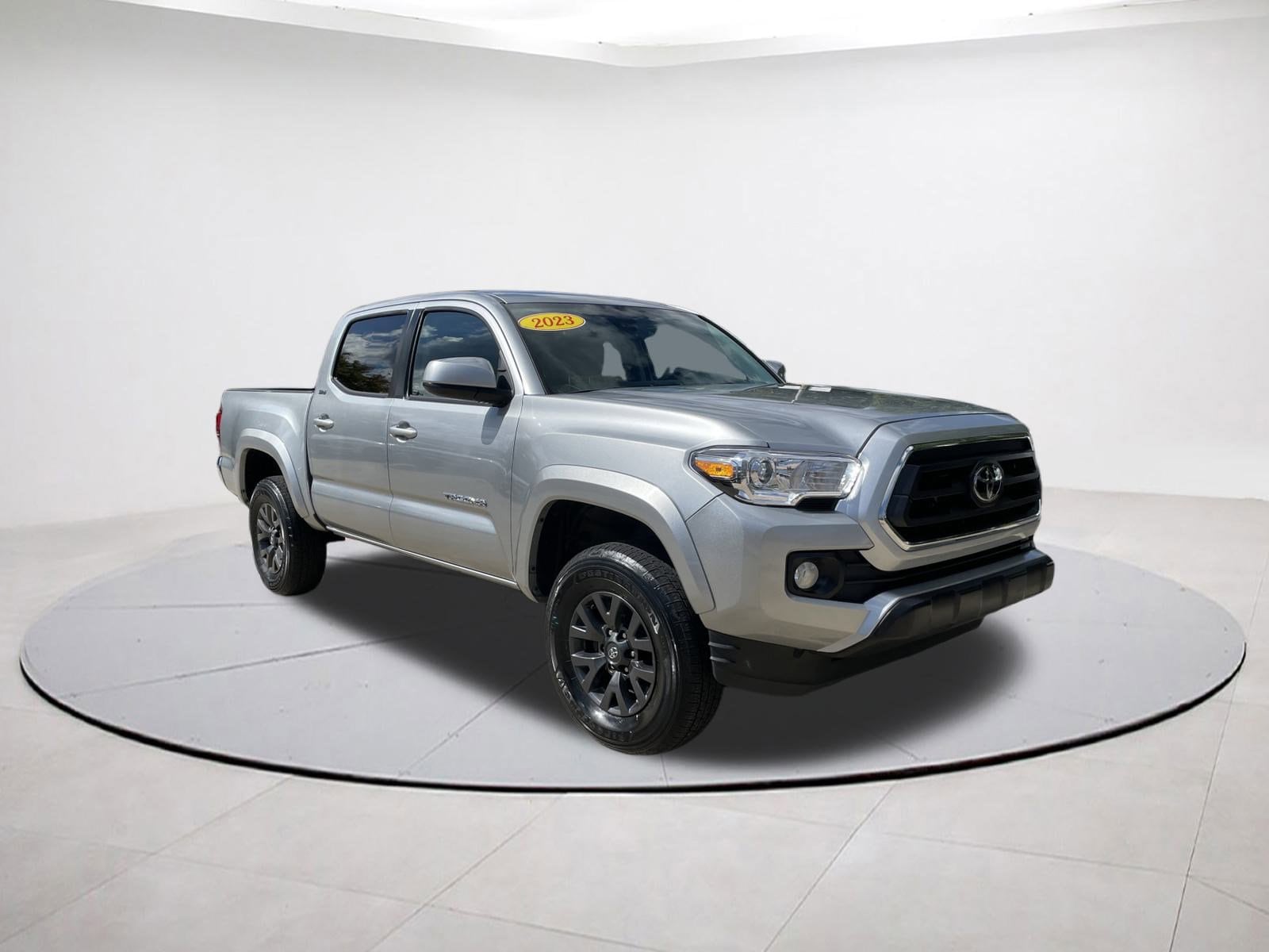 2023 Toyota Tacoma SR5's photo