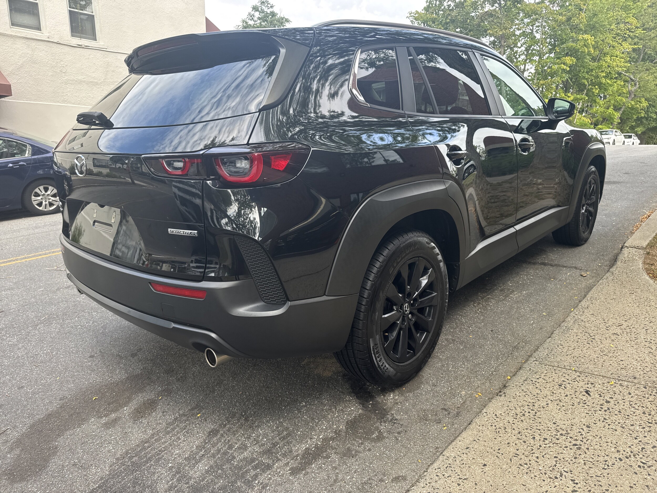 2023 Mazda CX-50 2.5 Preferred Plus photo 3