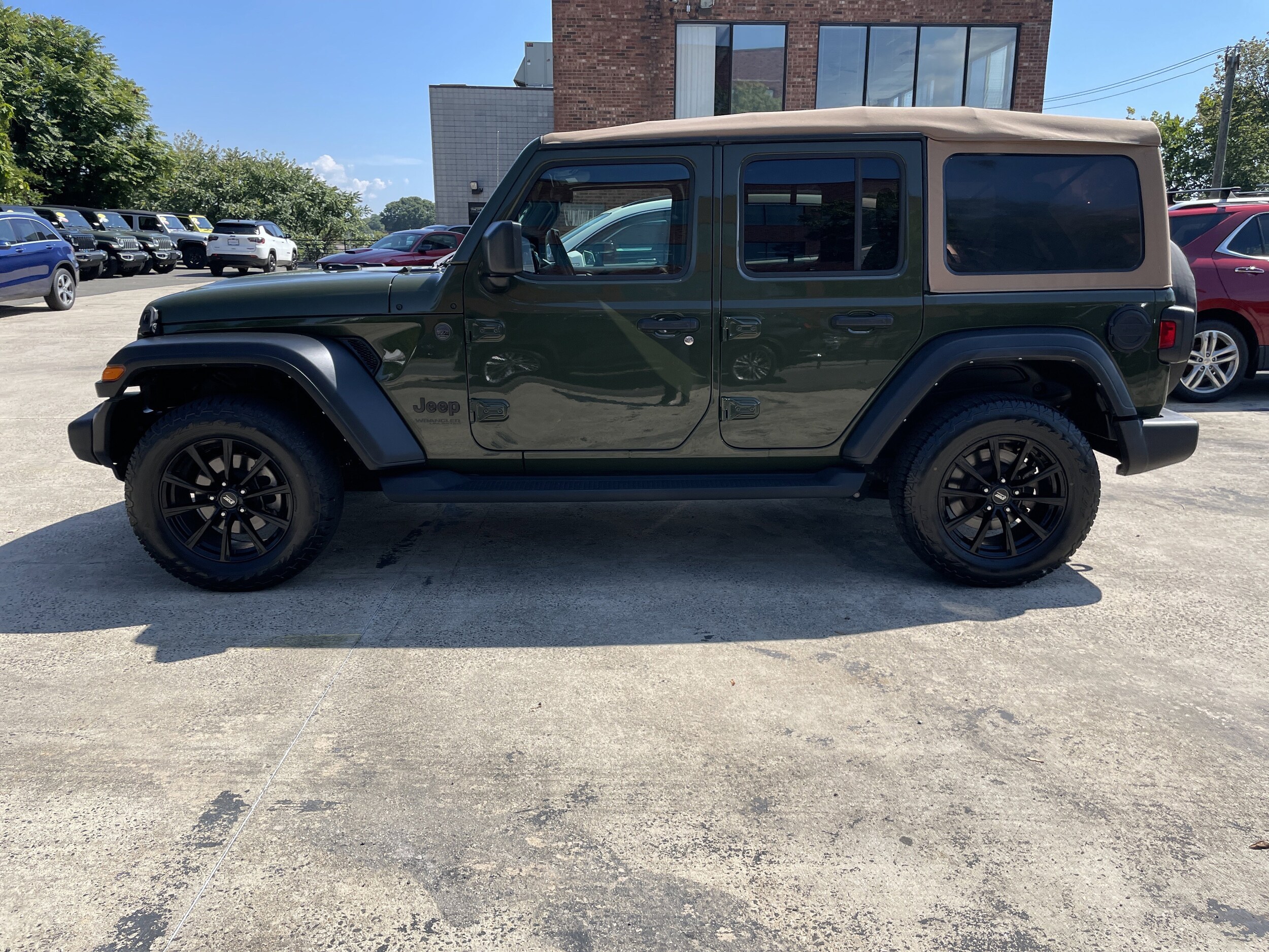 2022 Jeep Wrangler Unlimited Sport S photo 4