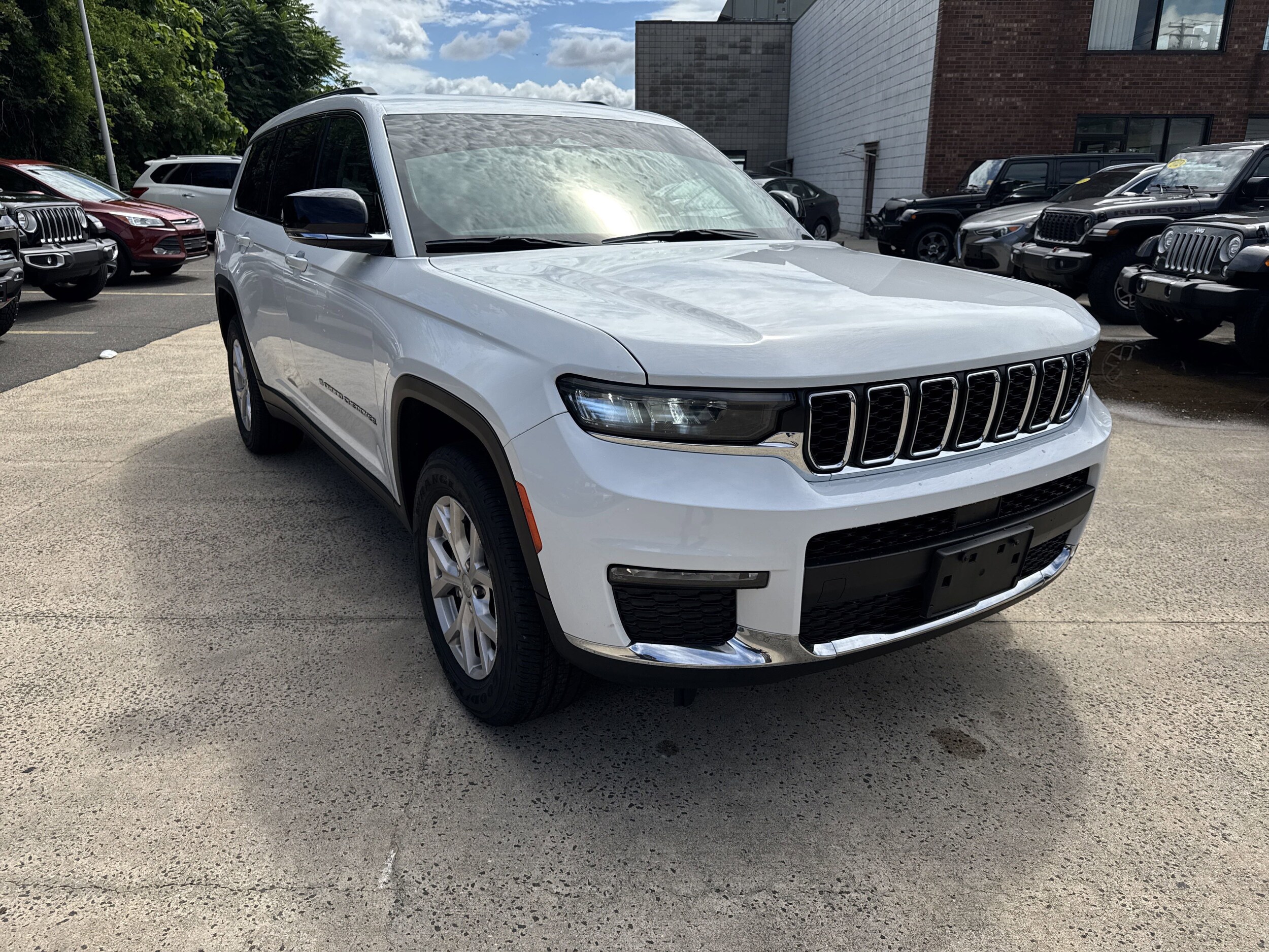 2021 Jeep Grand Cherokee Limited photo 3
