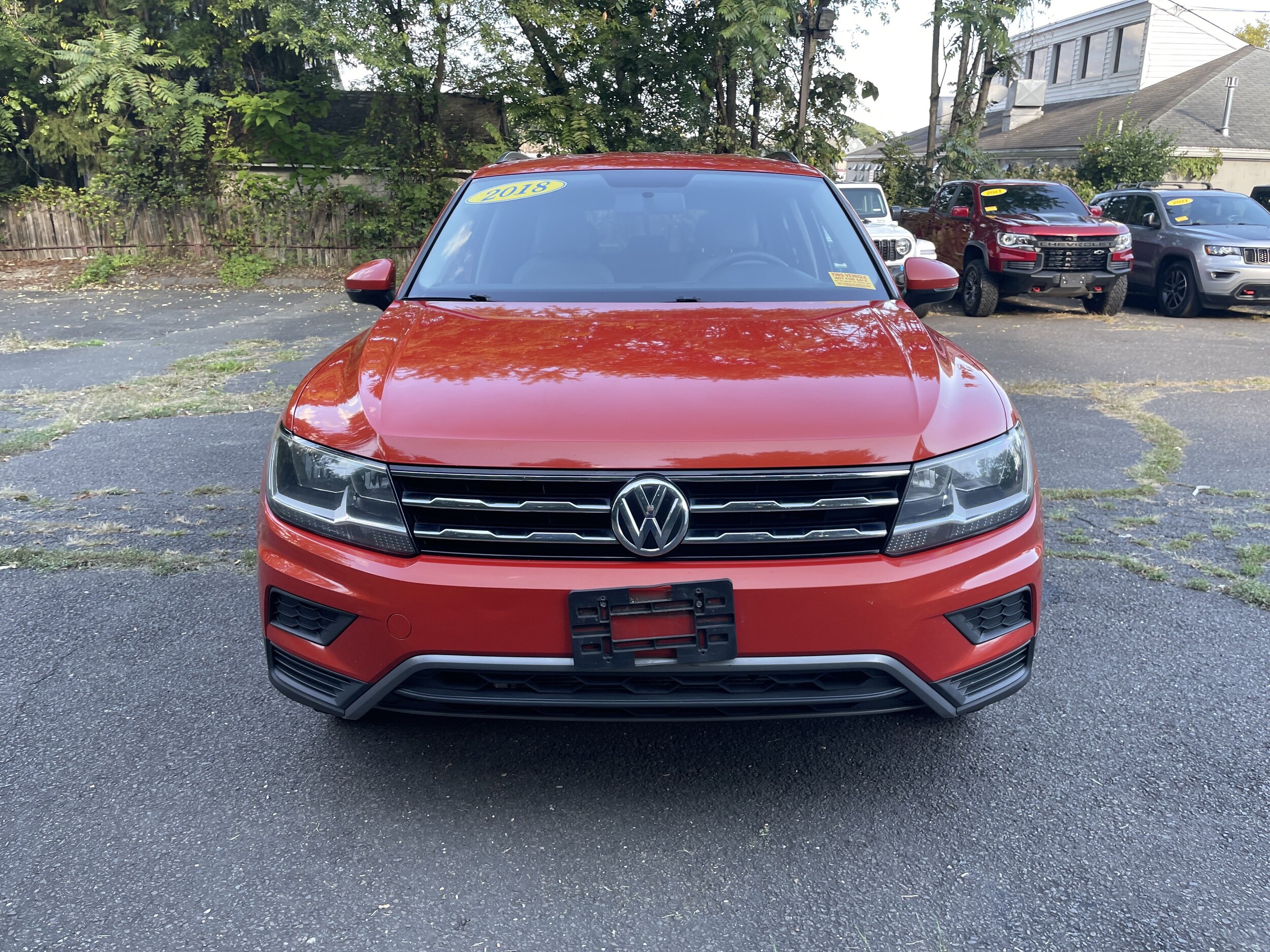 2018 Volkswagen Tiguan S photo 2