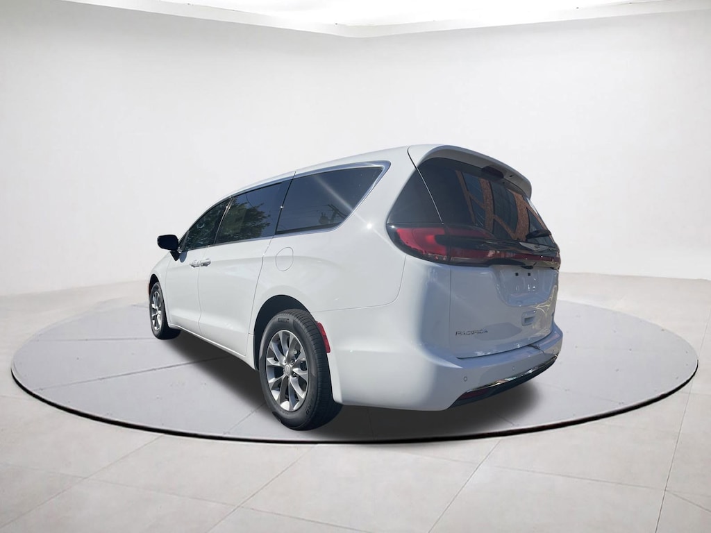 New 2026 Chrysler Pacifica Select Passenger Van