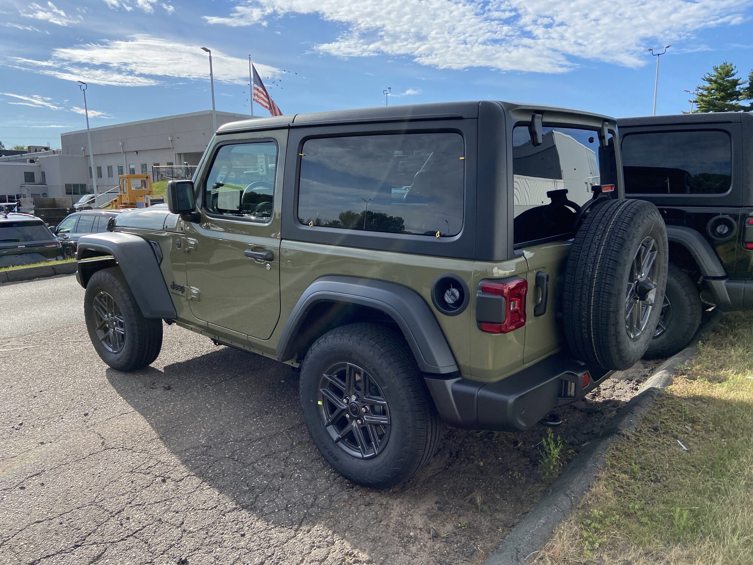 2025 Jeep Wrangler Sport S photo 4