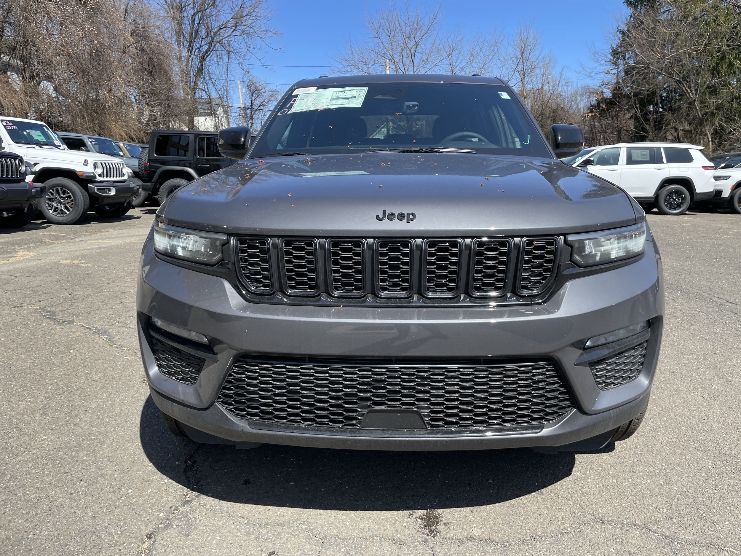 2025 Jeep Grand Cherokee Limited photo 2