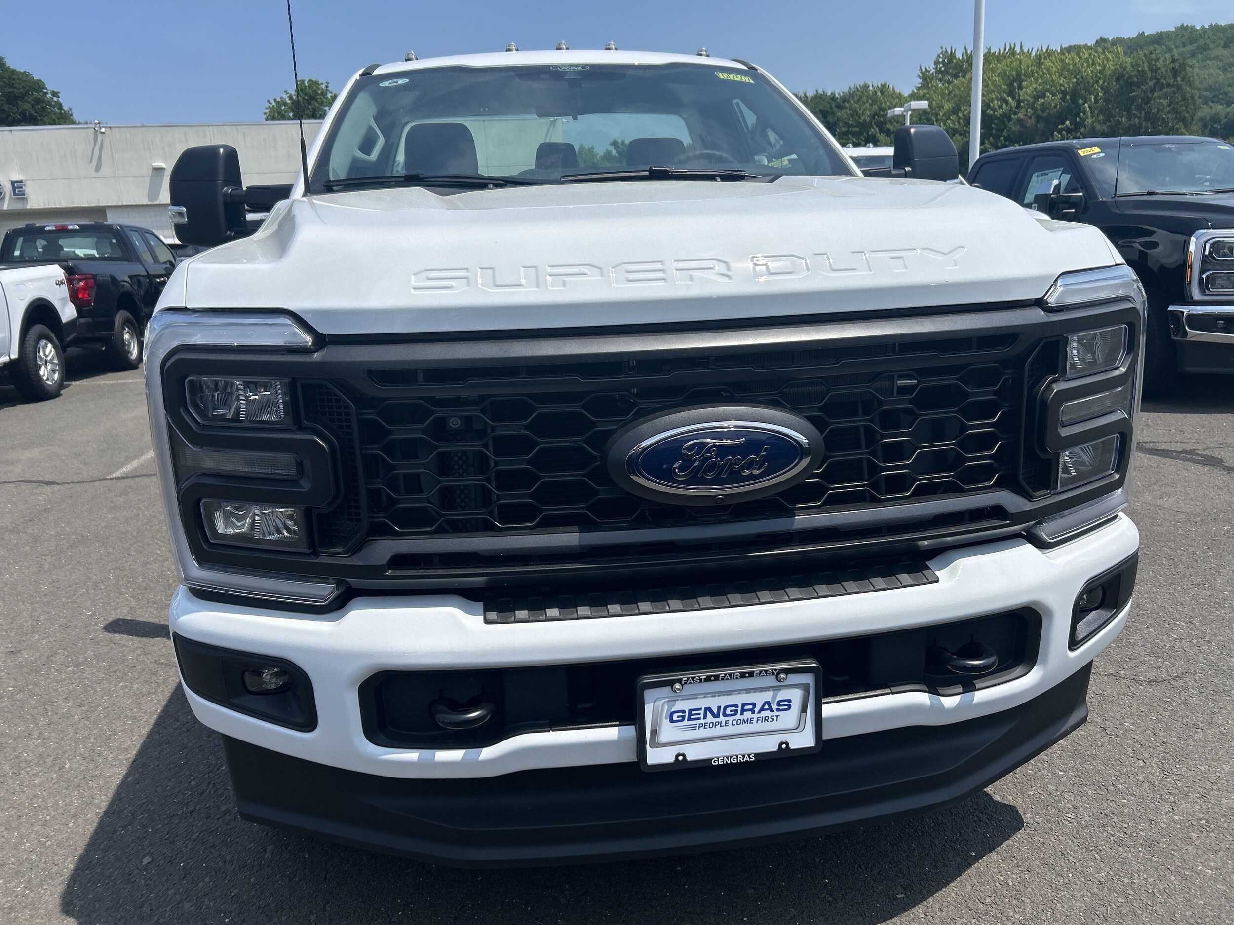 2025 Ford F-350 XLT photo 4