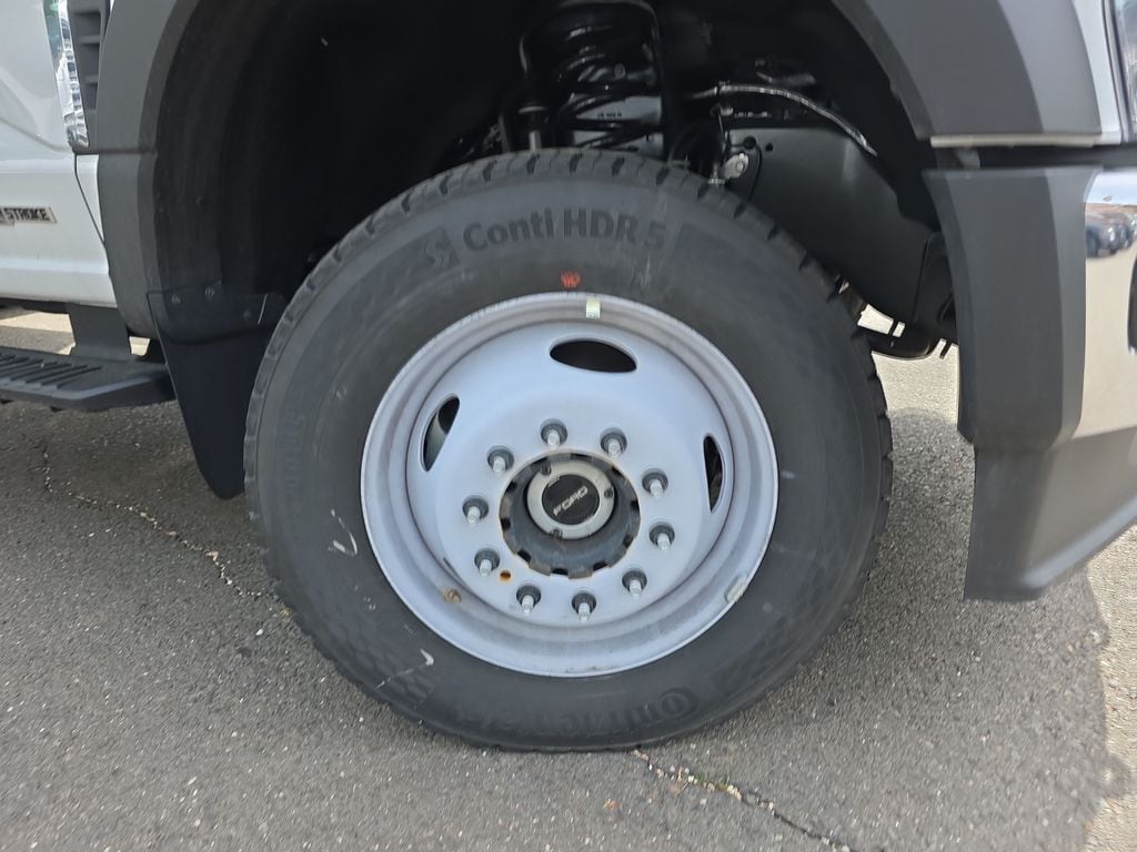 2025 Ford F-550 Super Duty Chassis Cab XL - Photo 10