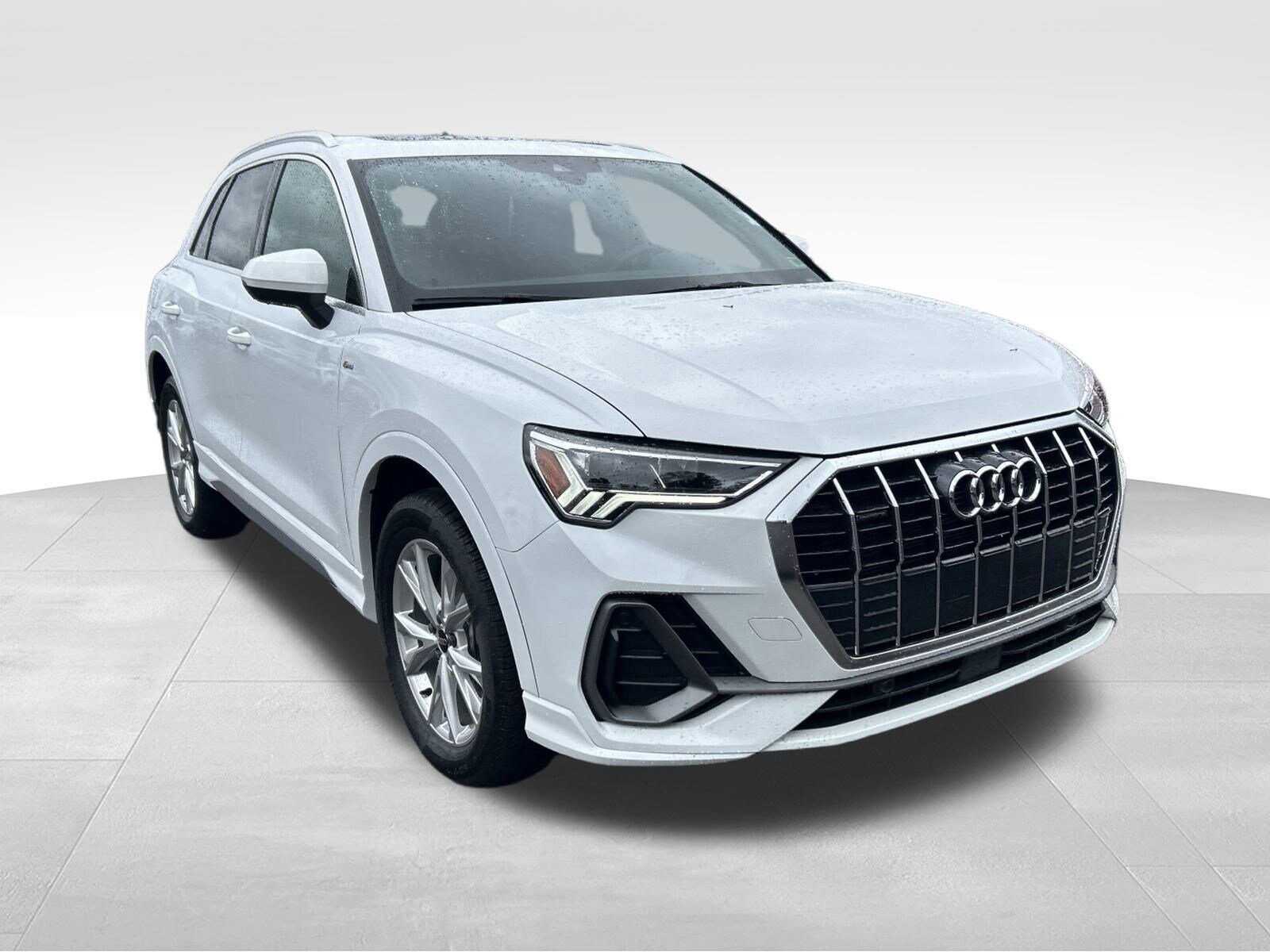 2025 Audi Q3 S line Premium photo 2