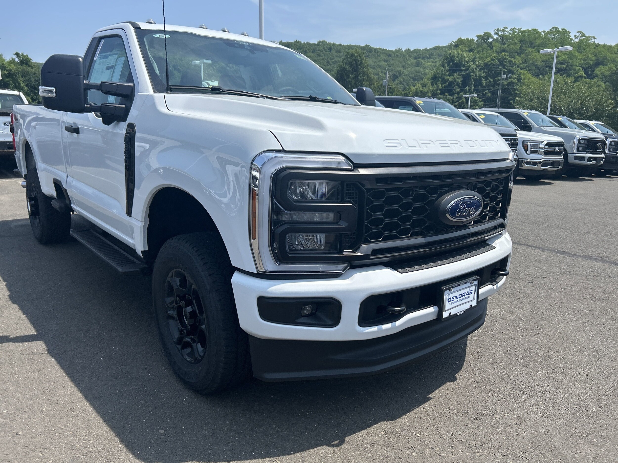 2025 Ford F-350 XLT photo 2
