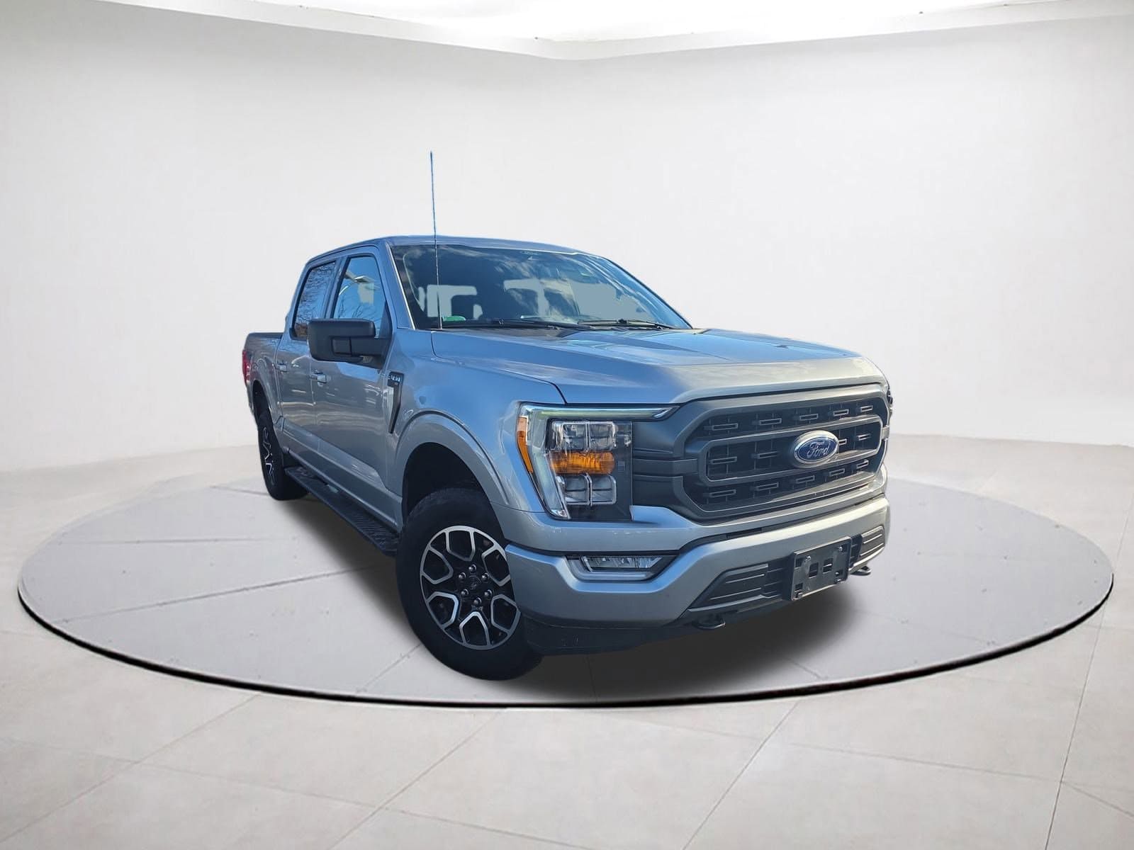2022 Ford F-150 XLT's photo