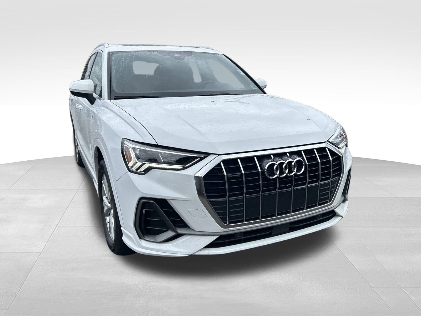 2025 Audi Q3 S line Premium photo 3