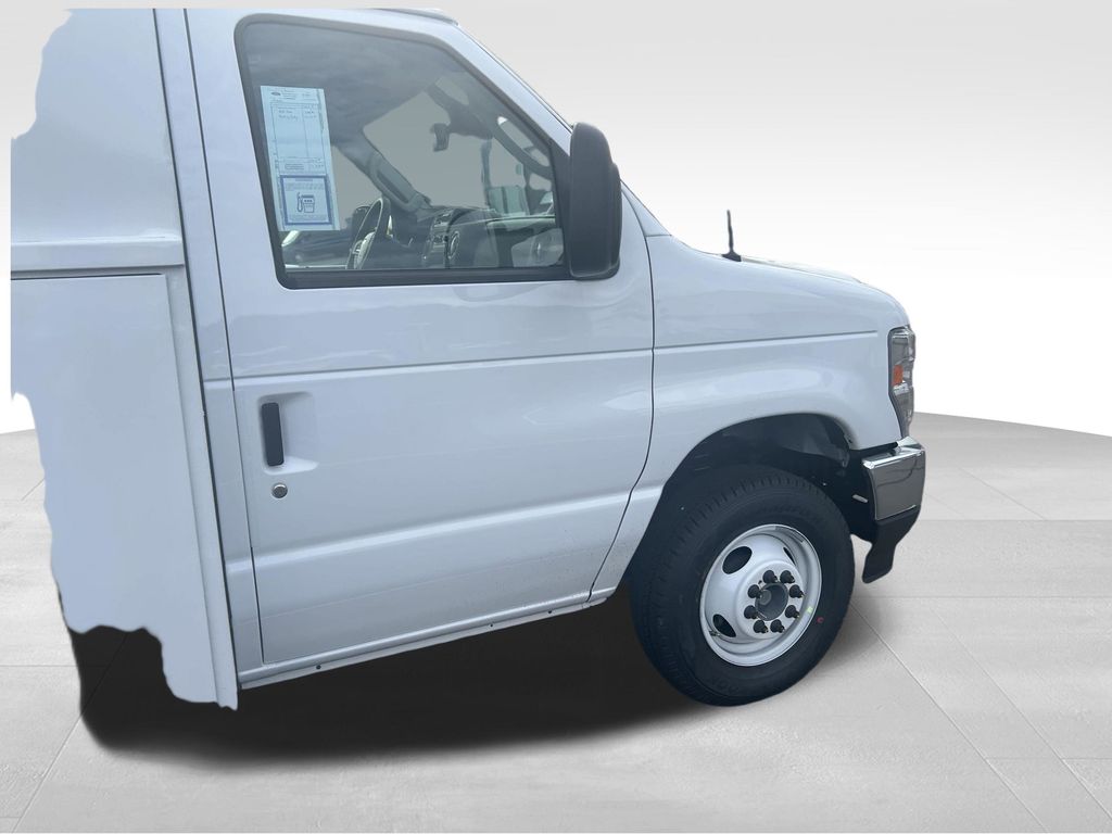 2026 Ford E-Series Cutaway Base - Photo 18
