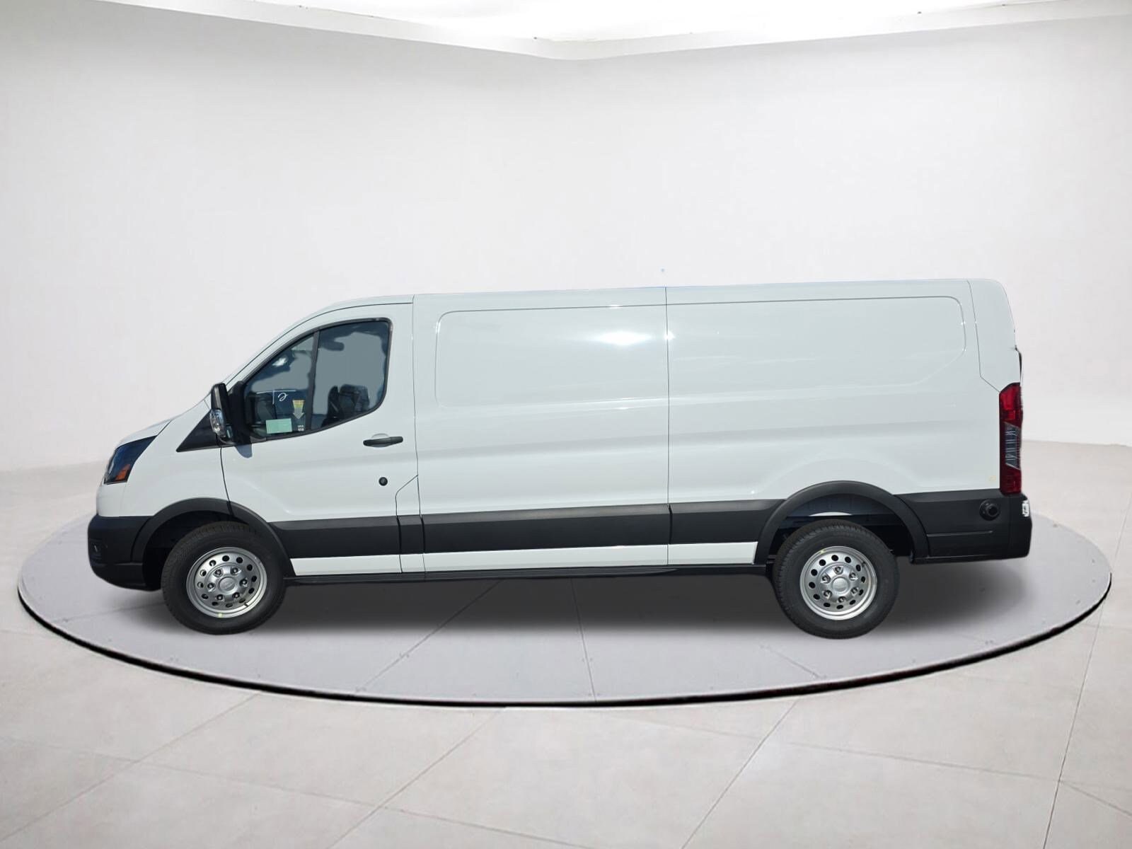 2025 Ford Transit photo 3