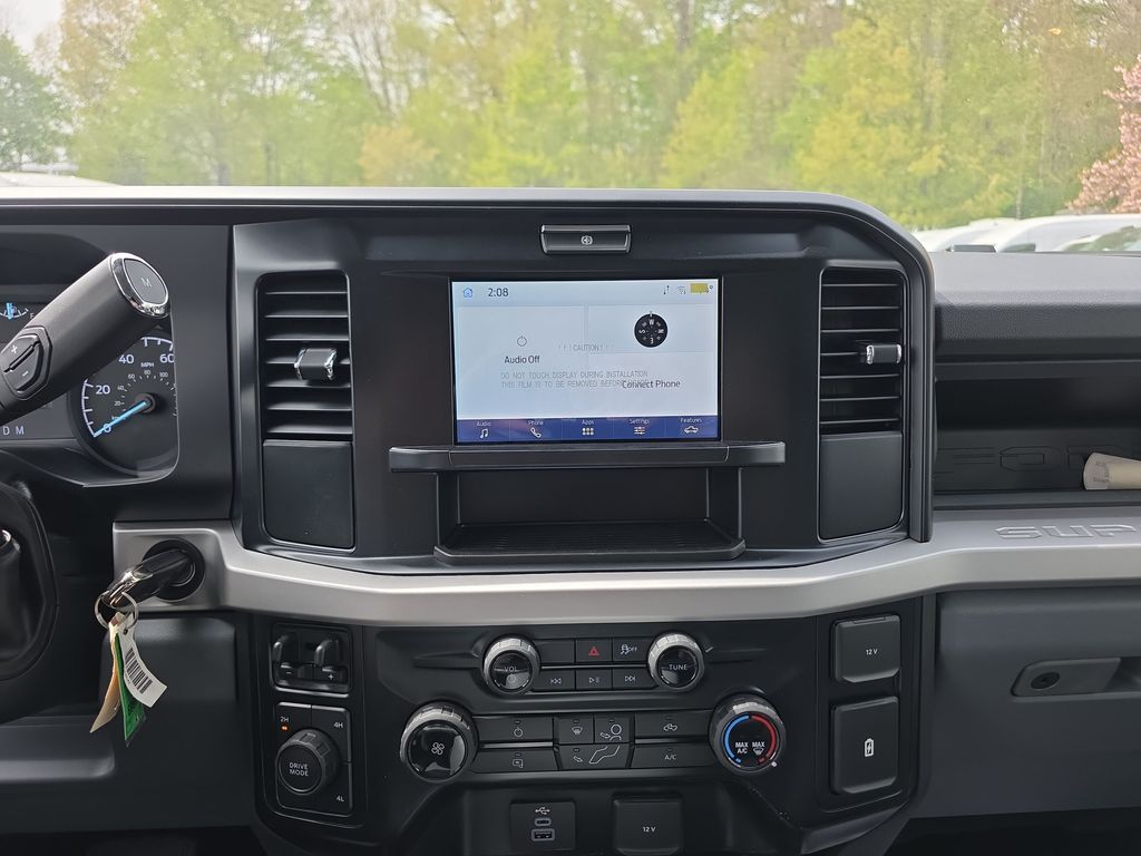2025 Ford F-550 Super Duty Chassis Cab XL - Photo 31
