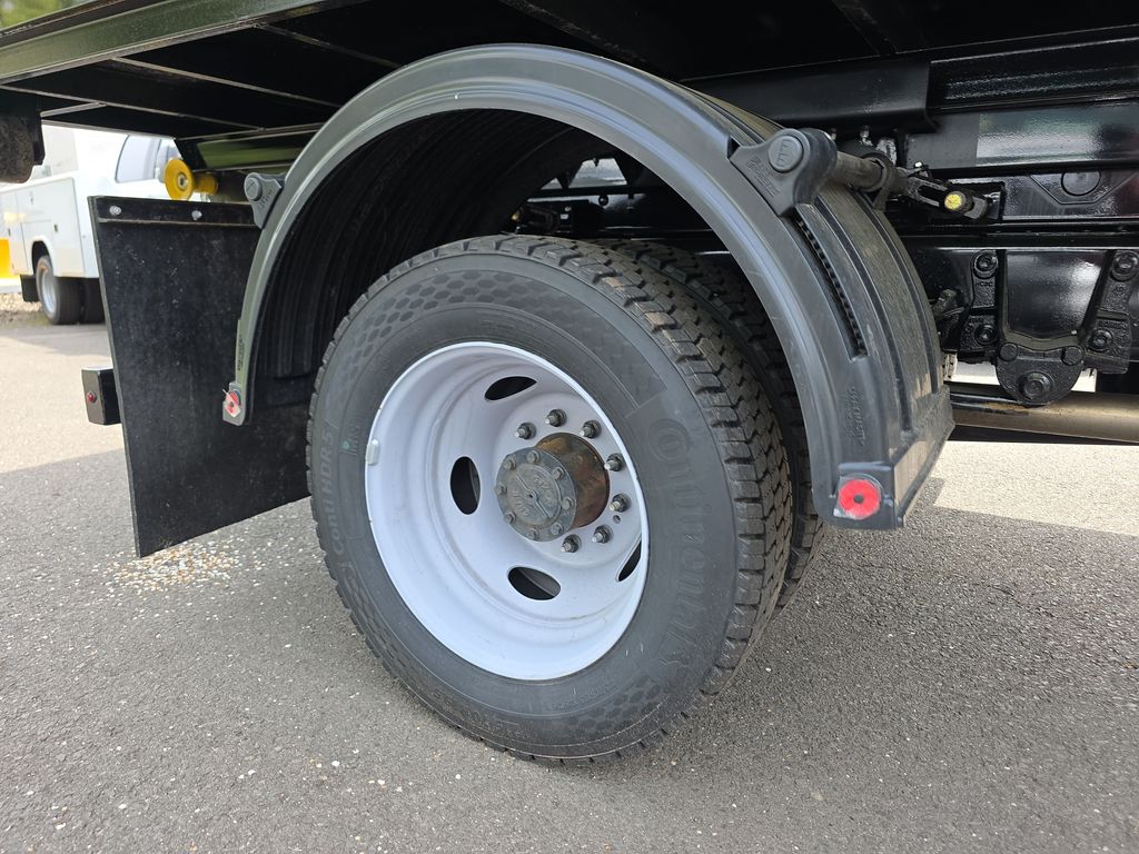 2025 Ford F-550 Super Duty Chassis Cab XL - Photo 11