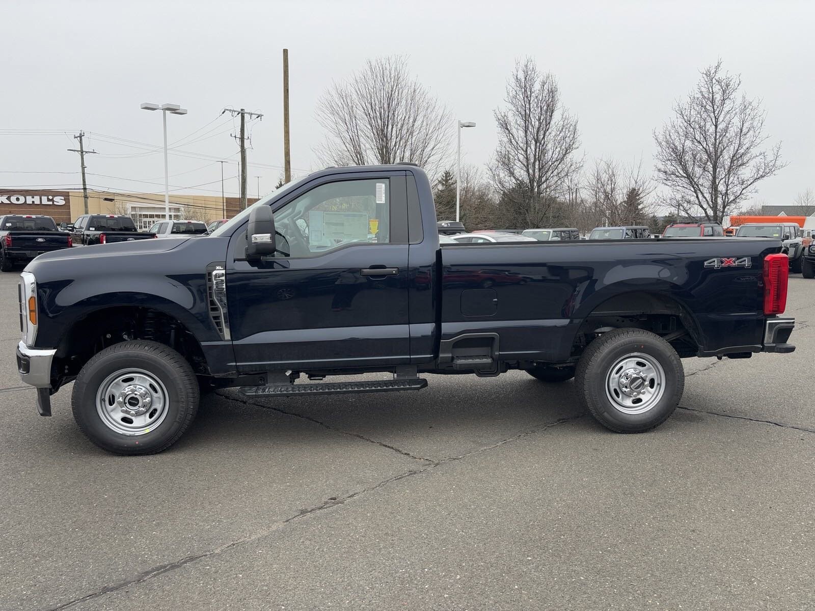 2025 Ford F-250 XLT photo 4