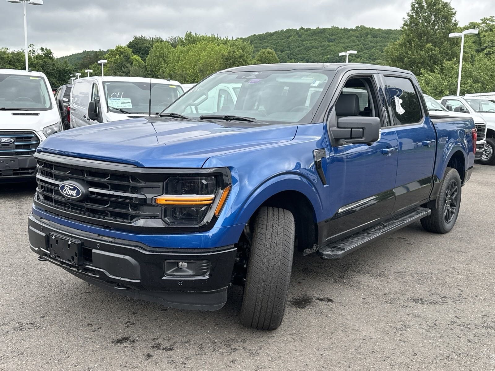 2024 Ford F-150 XLT photo 2