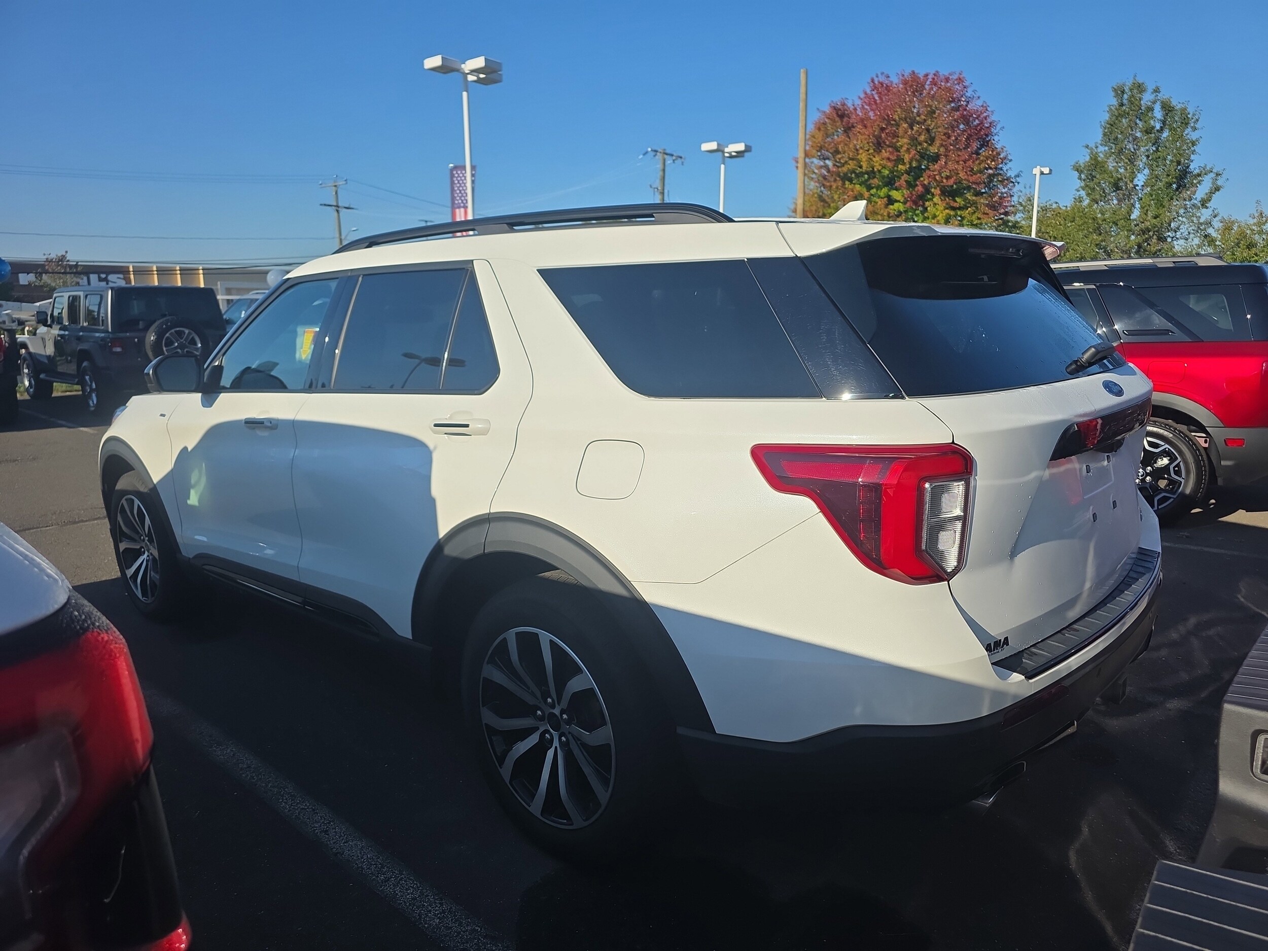 2022 Ford Explorer ST-Line photo 3